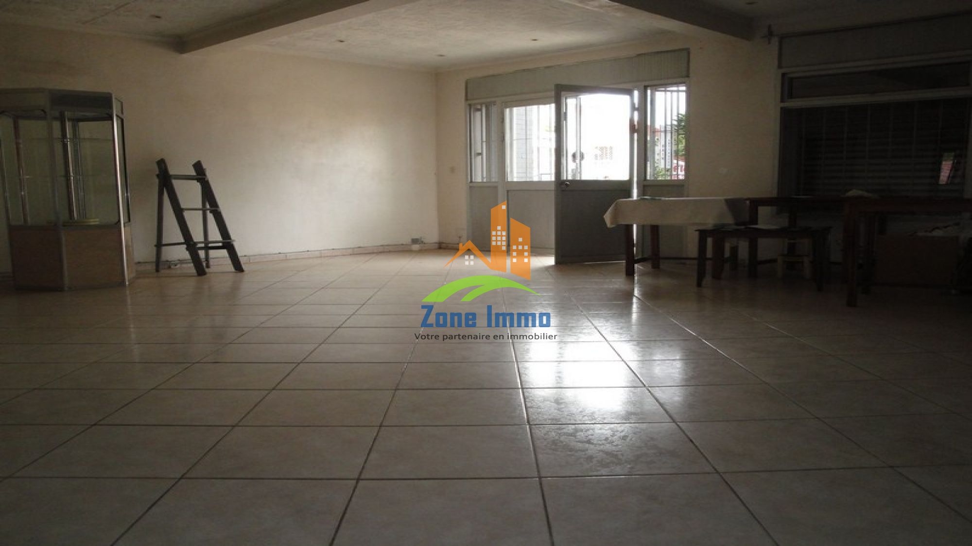 http://www.zoneimmo-mada.com/web/uploads/2017/03/27/1492196288_1_96400_large.jpg