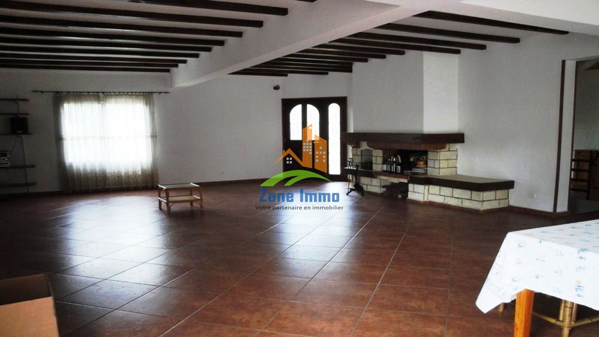 https://www.zoneimmo-mada.com/uploads/2017/02/02/a-louer-villa-a-etage-f5-a-usage-mixte-tsiadana-1492692379_1_80305_large.jpg