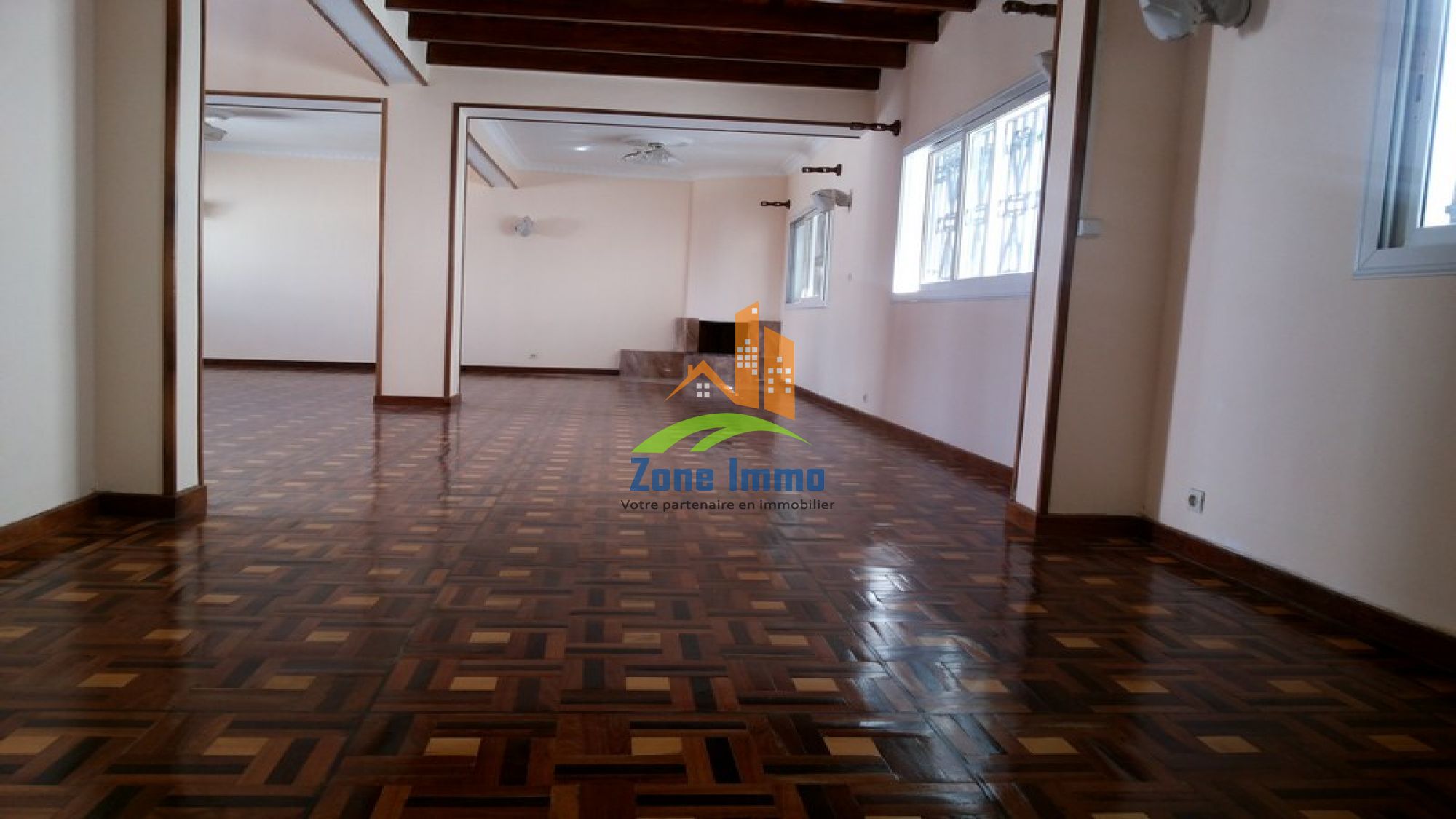 https://www.zoneimmo-mada.com/uploads/2017/02/23/a-louer-belle-villa-a-etage-f5-a-ankadindravola-ivato-1497989240_1_84338_large.jpg