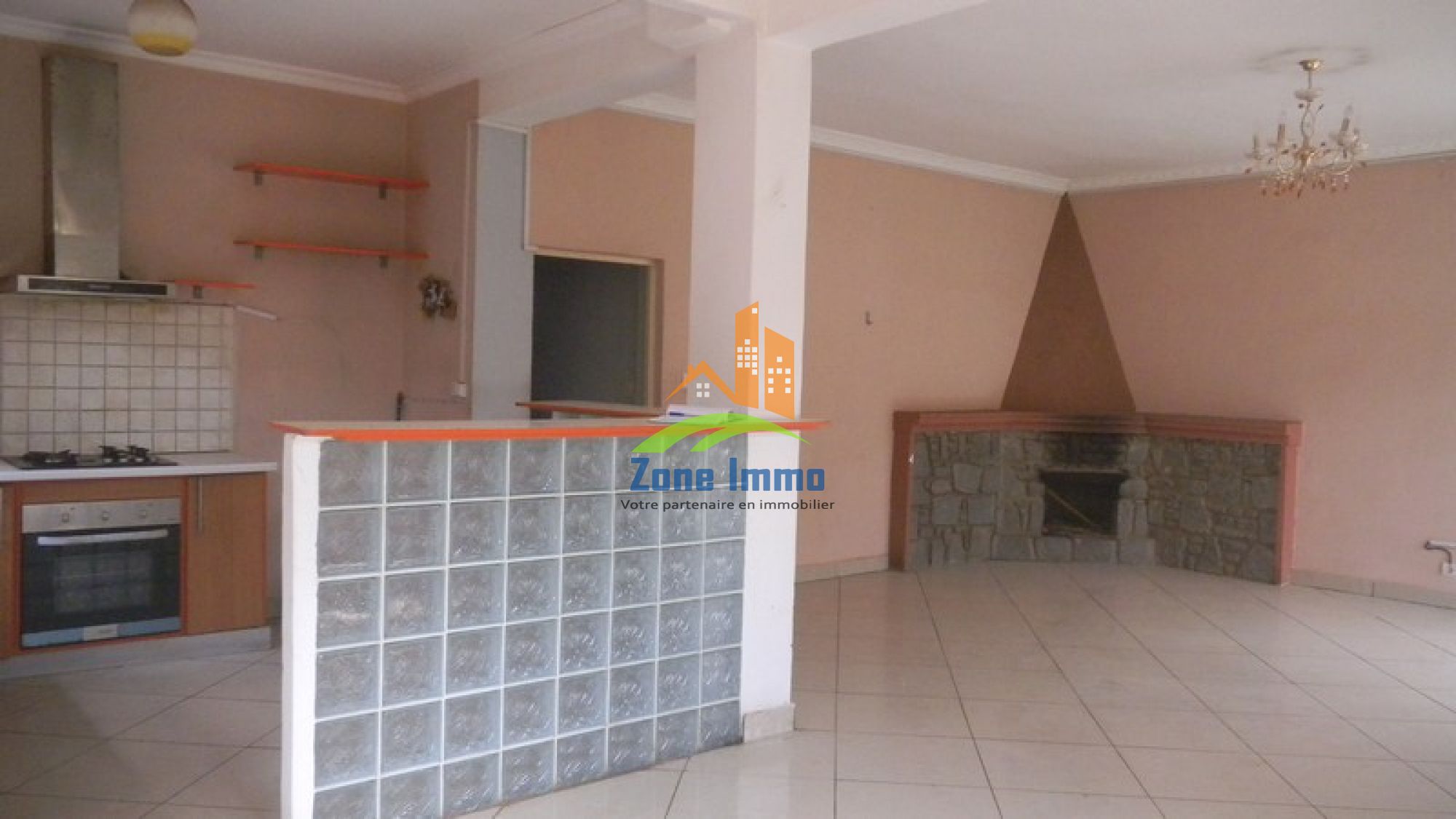 https://www.zoneimmo-mada.com/uploads/2017/02/23/a-louer-charmante-villa-basse-f4-a-ambatoroka-1492449471_1_13282_large.jpg