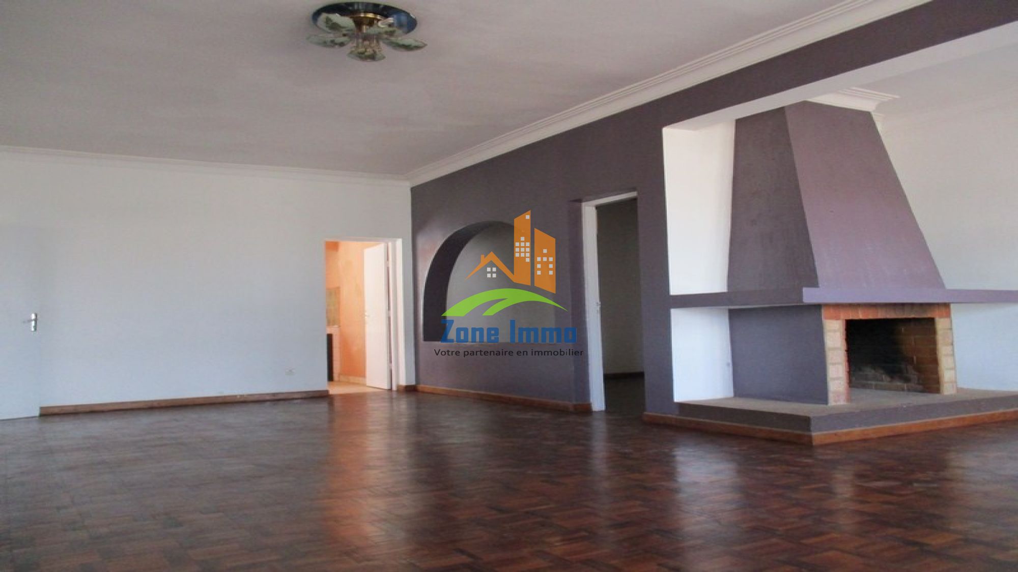 https://www.zoneimmo-mada.com/uploads/2017/02/25/a-louer-belle-villa-a-etage-f6-a-antsahabe-1492709639_1_35268_large.jpg