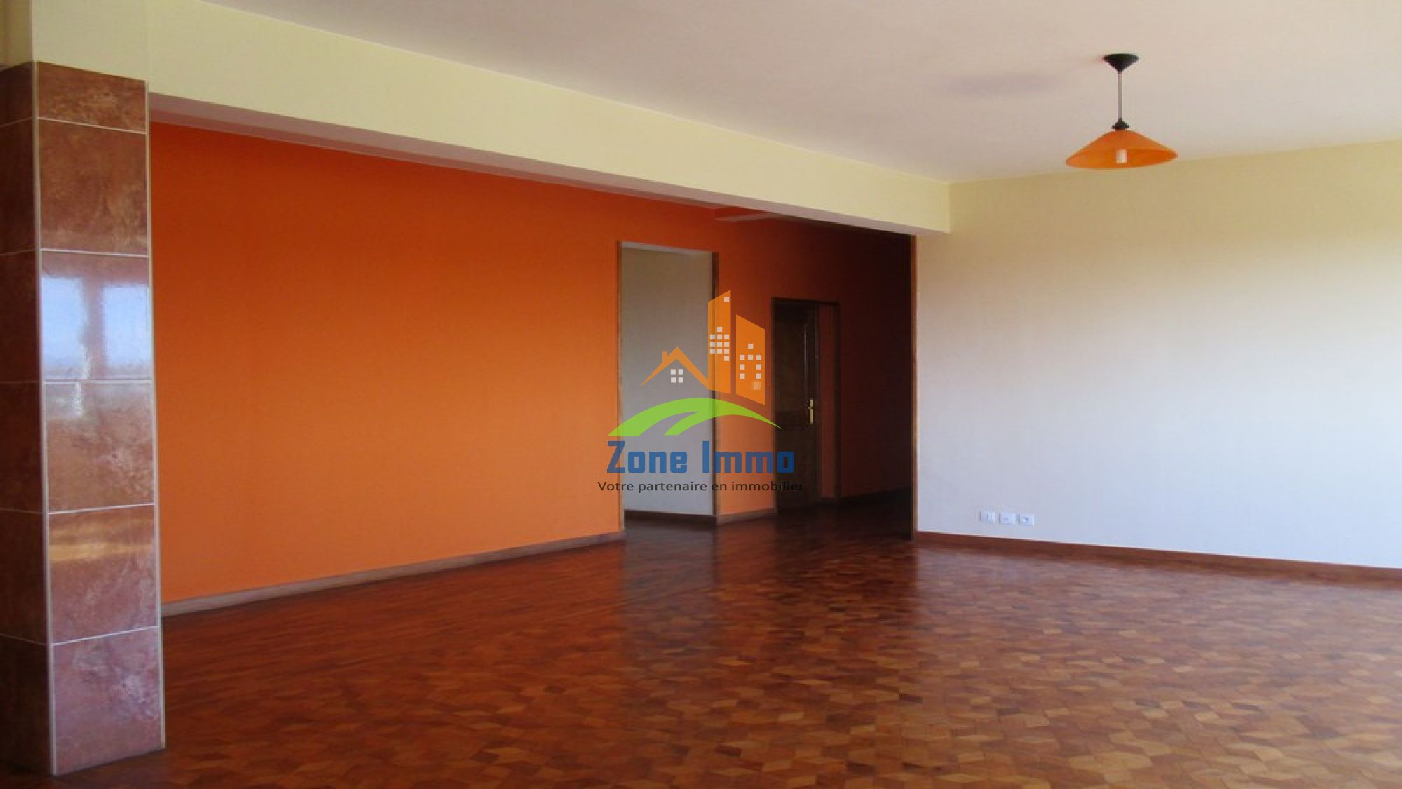 https://www.zoneimmo-mada.com/uploads/2017/02/26/a-louer-bel-appartement-t4-a-antanetibe-talatamaty-1492627026_1_74482_large.jpg