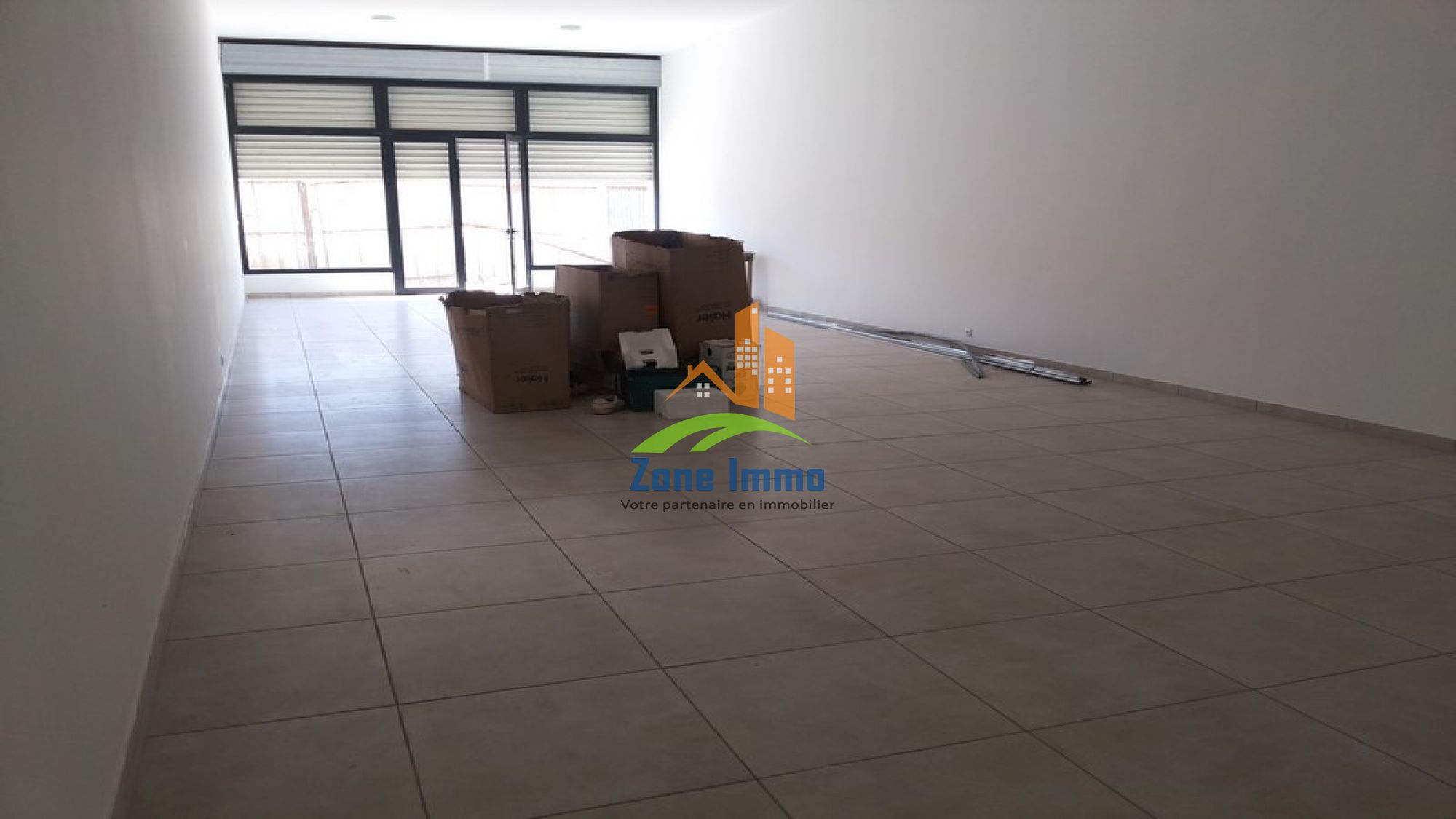 https://www.zoneimmo-mada.com/uploads/2017/03/06/a-louer-local-commercial-showroom-de-58m-de-78m-et-de-86m-a-alarobia-1494507218_1_95512_large.jpg