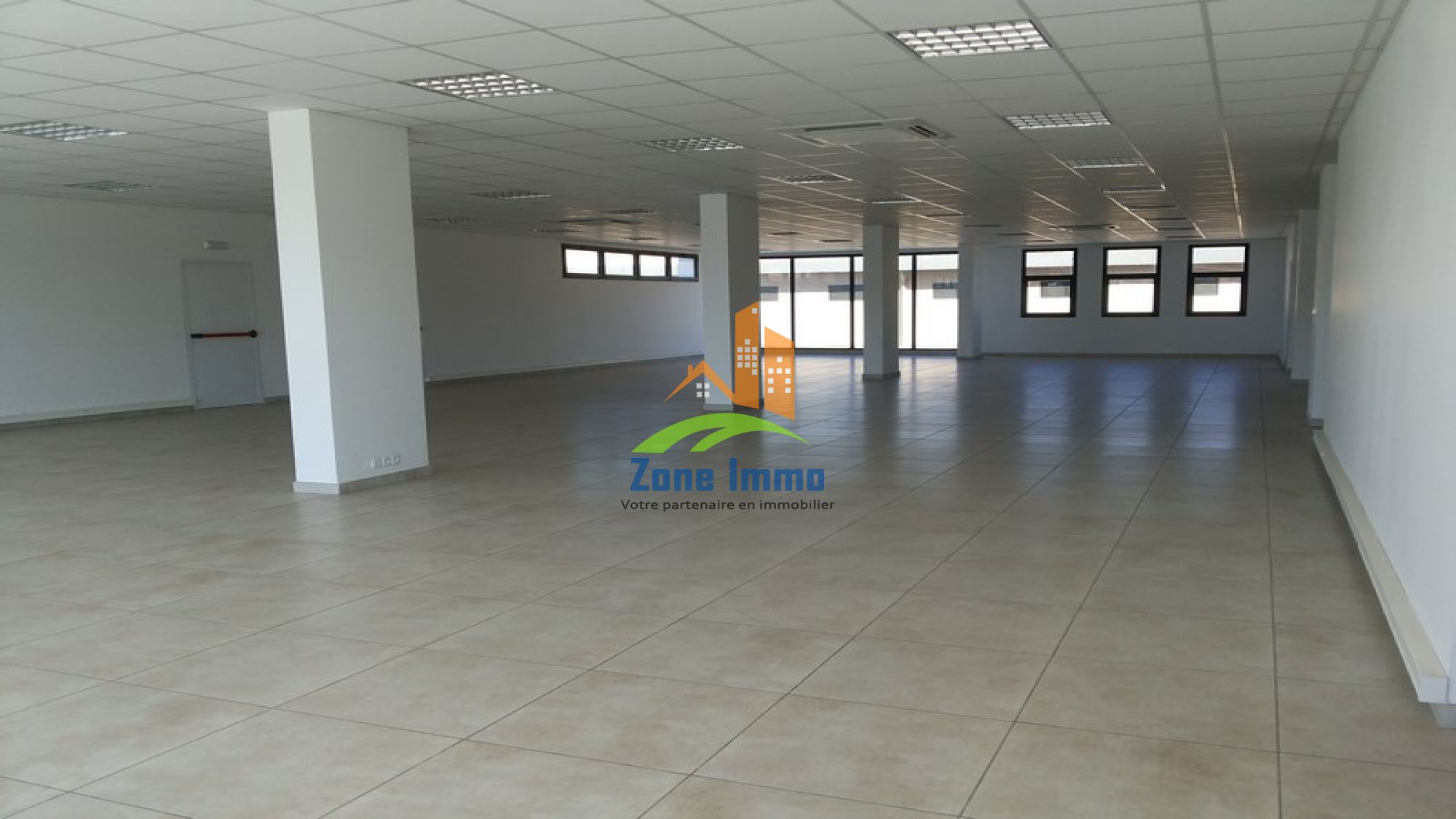 https://www.zoneimmo-mada.com/uploads/2017/03/06/a-louer-open-spaces-de-137m-de-260m-de-620m-et-de-631m-a-alarobia-1494356590_1_8562_large.jpg