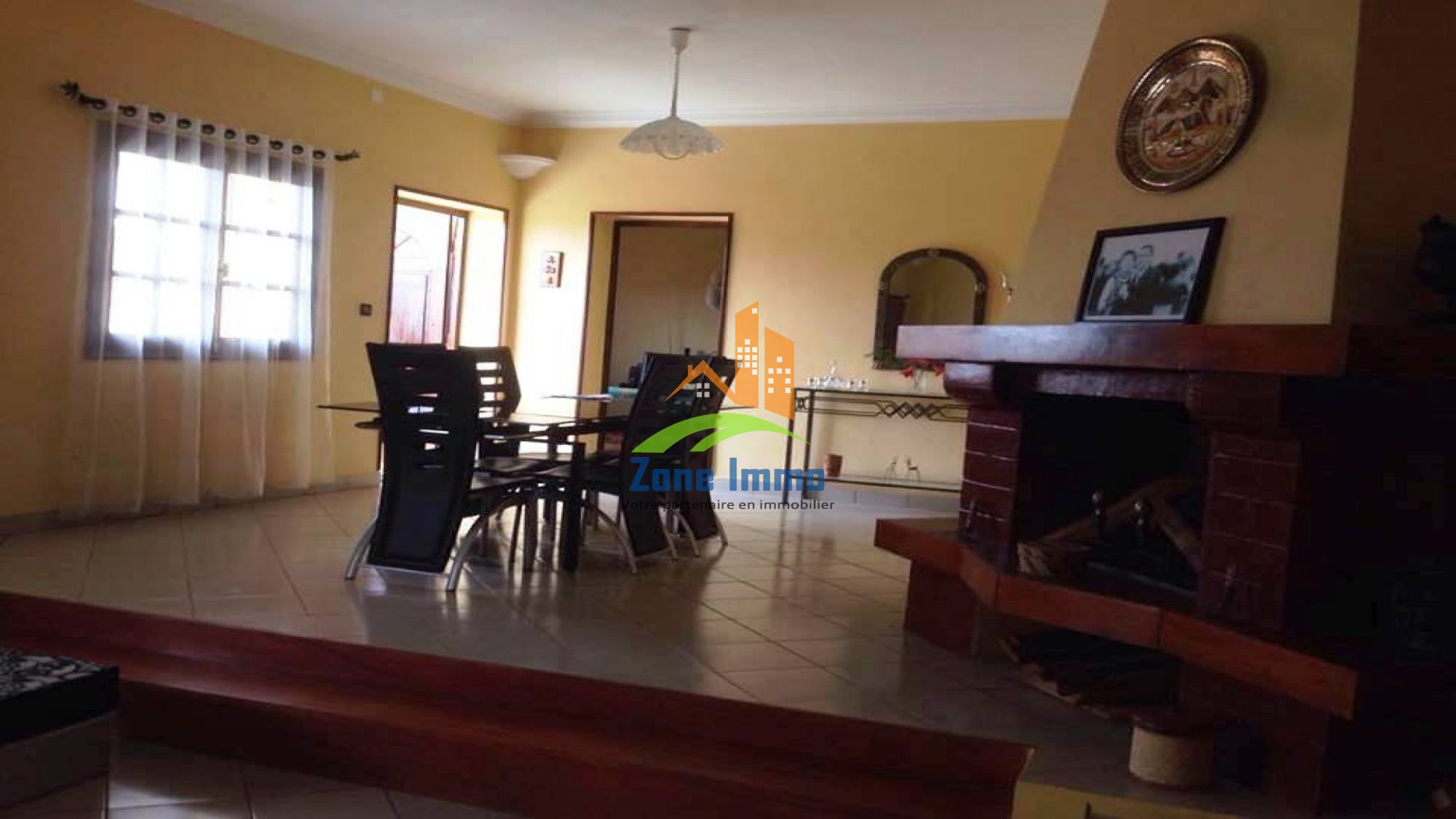 https://www.zoneimmo-mada.com/uploads/2017/03/13/a-vendre-magnifique-villa-basse-f4-meuble-andrononobe-analamahitsy-1493231589_1_93161_large.jpg