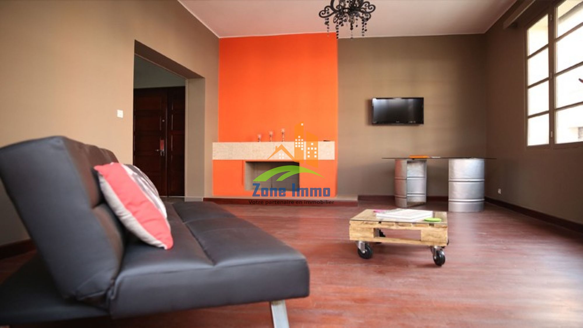 https://www.zoneimmo-mada.com/uploads/2017/03/22/a-louer-atypique-appartement-meuble-a-isoraka-1604306777_1_43362_large.jpg