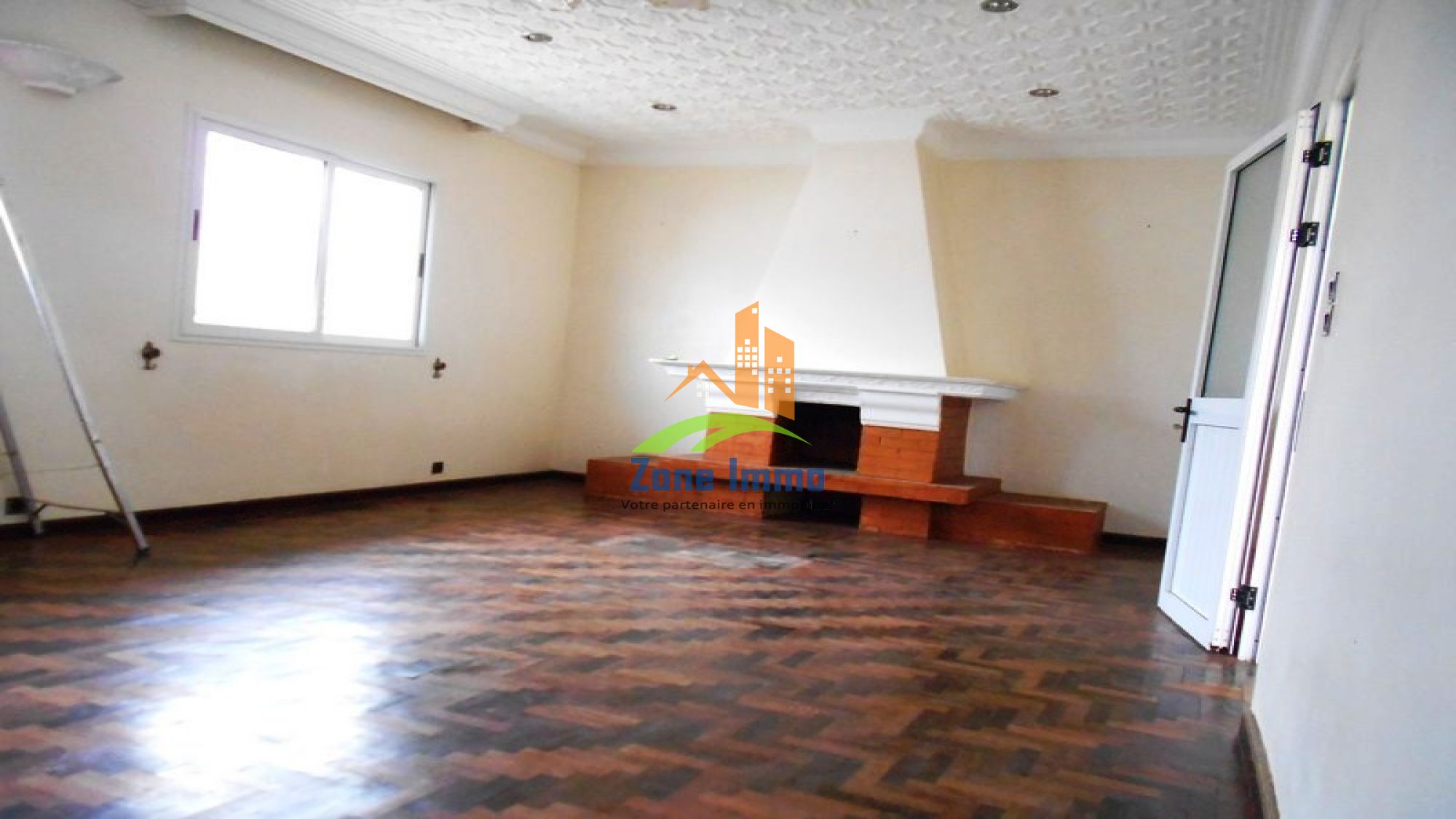 https://www.zoneimmo-mada.com/uploads/2017/03/24/a-louer-charmante-villa-a-etage-f5-a-ankerana-1492020240_1_47720_large.jpg
