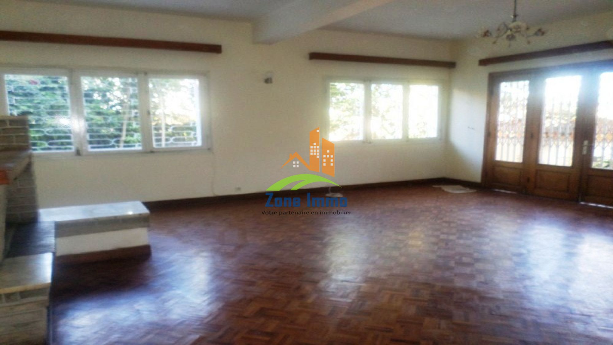 https://www.zoneimmo-mada.com/uploads/2017/03/24/a-louer-villa-a-etage-f5-a-ankerana-1492023922_1_66535_large.jpg