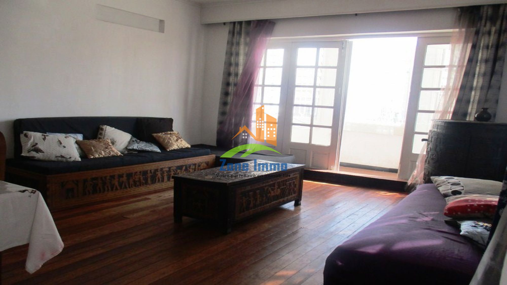 https://www.zoneimmo-mada.com/uploads/2017/04/04/a-louer-studio-appartement-t2-et-t3-meuble-a-isoraka-1558432520_1_1560_large.jpg