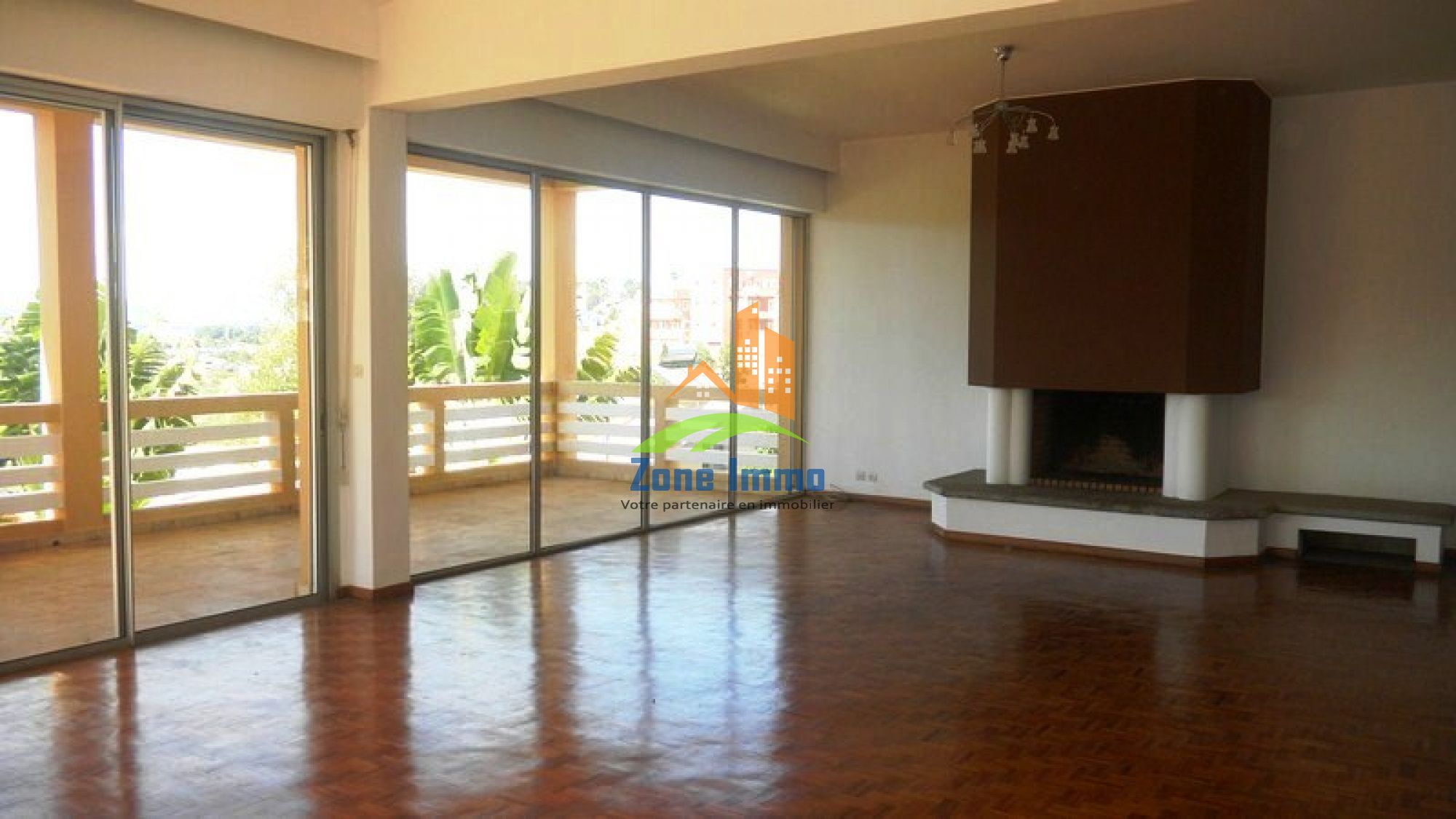 https://www.zoneimmo-mada.com/uploads/2017/04/05/a-louer-villa-a-etage-f6-combles-a-mahazoarivo-1492011232_1_96152_large.jpg
