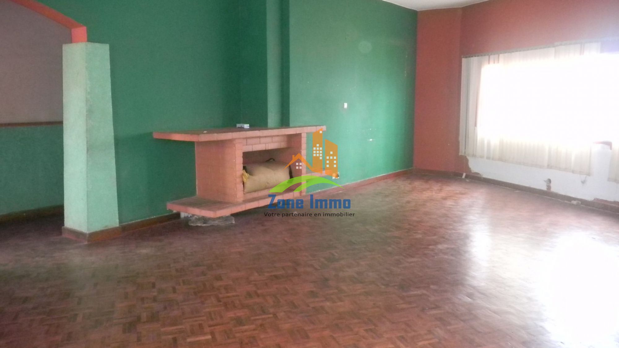 https://www.zoneimmo-mada.com/uploads/2017/05/13/a-louer-belle-villa-basse-f6-a-ambohimiandra-1494670050_1_71433_large.jpg