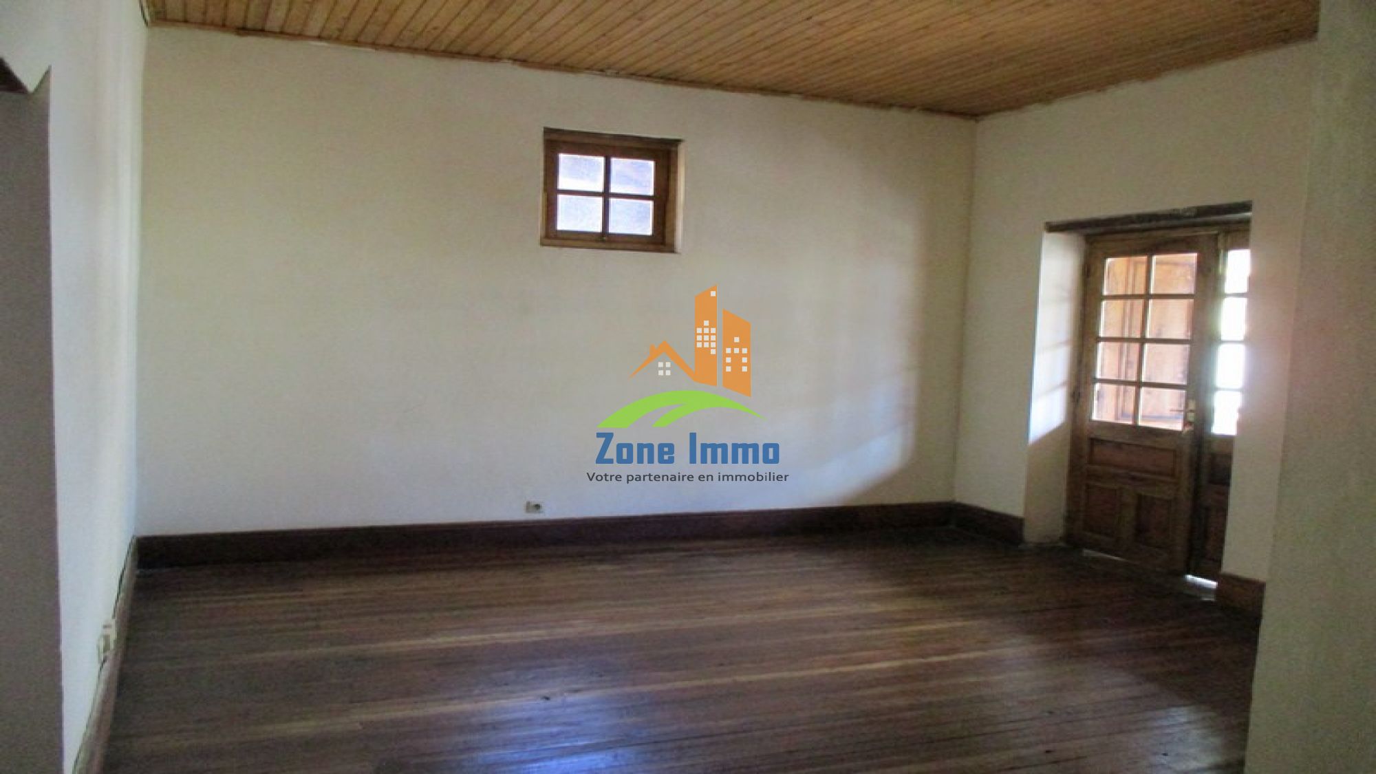 https://www.zoneimmo-mada.com/uploads/2017/07/19/a-louer-beau-local-professionnel-t4-d-environ-80m-a-isoraka-1500452121_1_49852_large.jpg