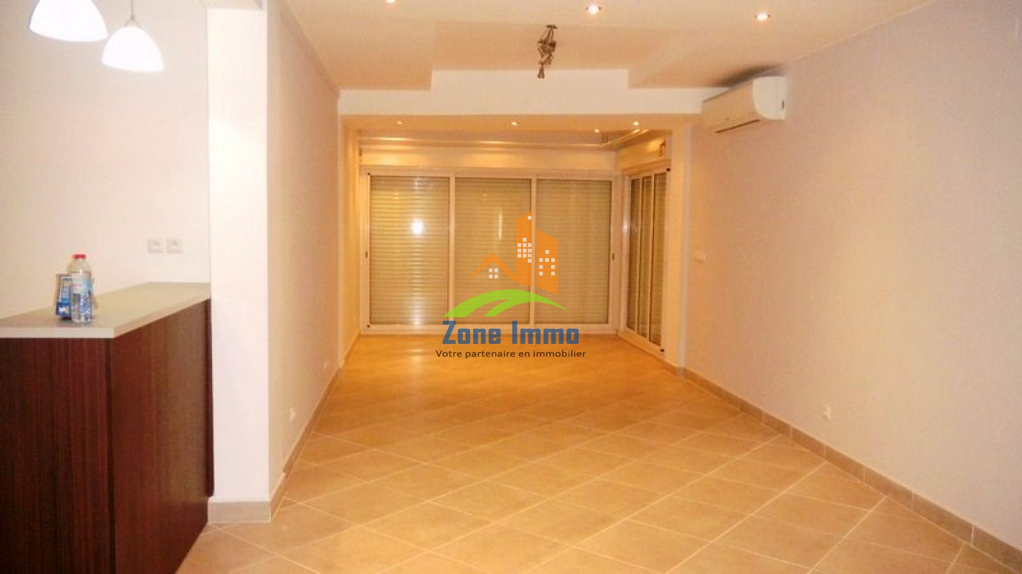 https://www.zoneimmo-mada.com/uploads/2017/08/11/a-louer-bureau-local-professionnel-appartement-t4-securis-antsahavola-1513154009_1_27486_large.jpg