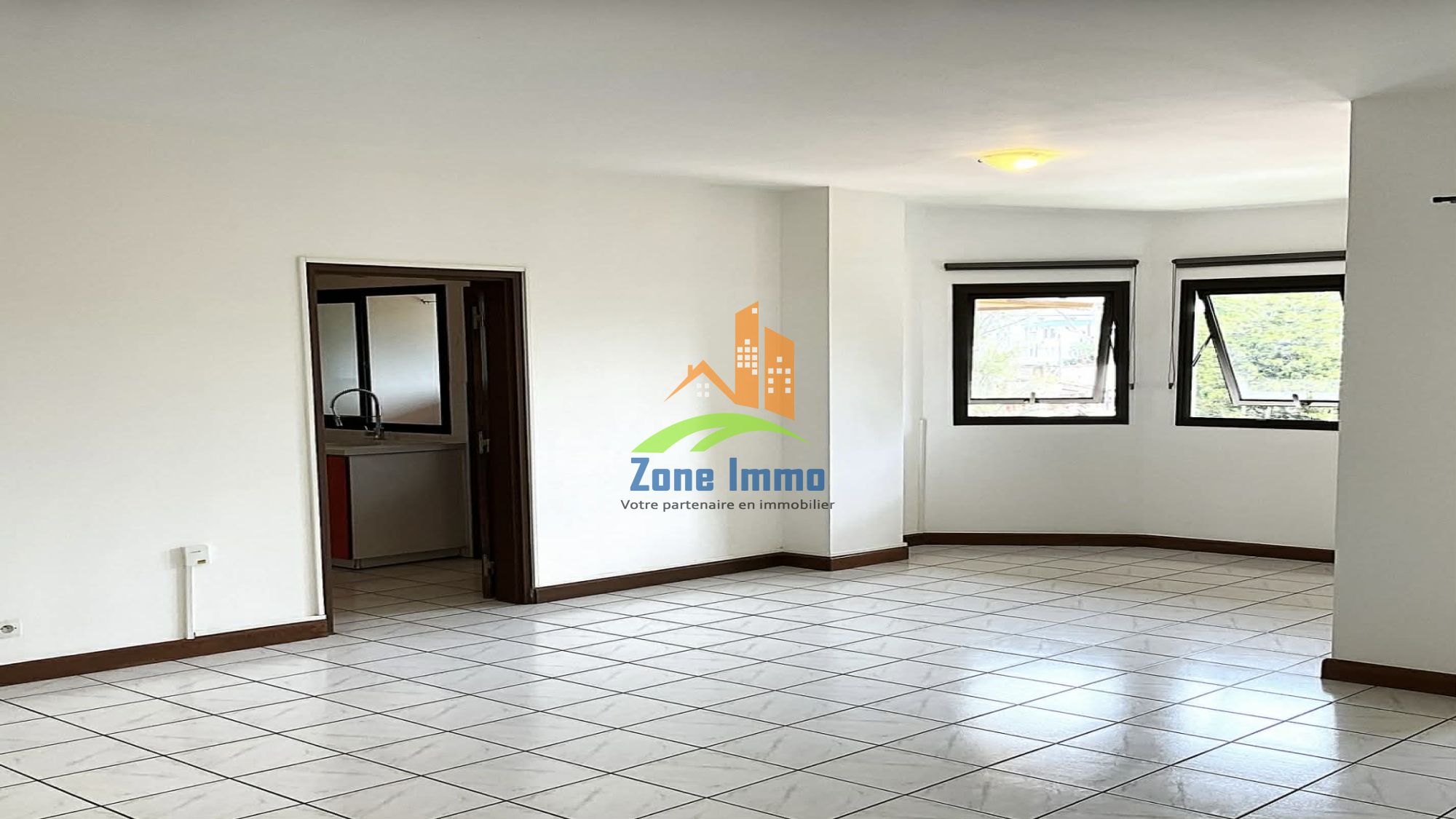 https://www.zoneimmo-mada.com/uploads/2017/08/23/a-vendre-appartement-t4-securise-de-126m-pres-du-lft-a-ambatobe-1790704931_1_22941_large.jpeg