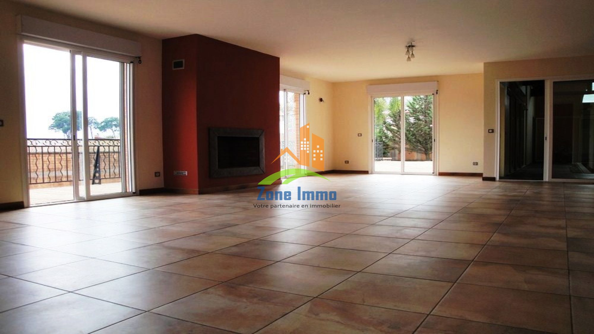 https://www.zoneimmo-mada.com/uploads/2017/08/30/a-louer-somptueuse-villa-a-etage-f6-avec-pis-analamahitsy-farango-1504100963_1_16636_large.jpg