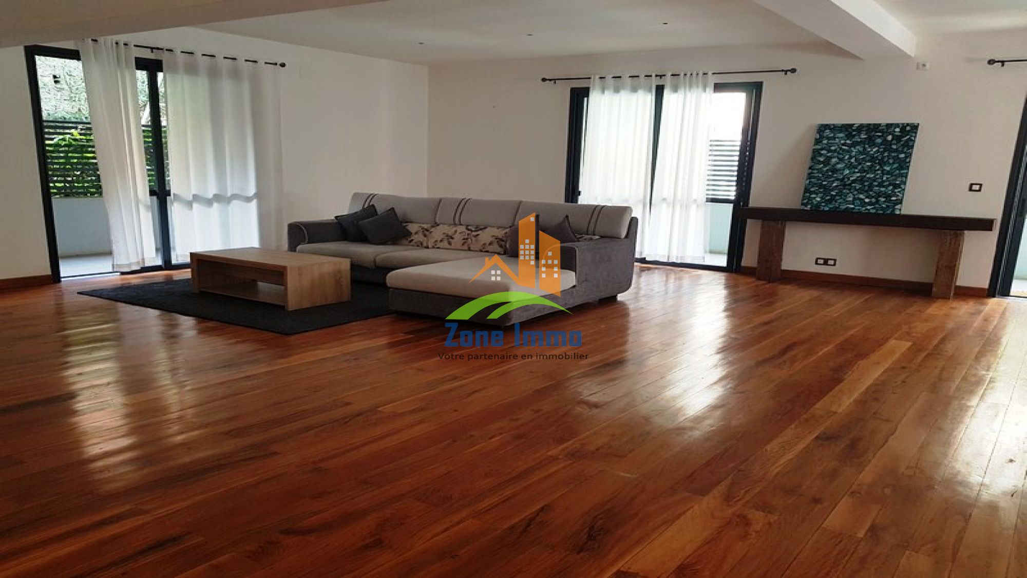 https://www.zoneimmo-mada.com/uploads/2017/10/05/a-louer-appartement-t4-avec-piscine-a-ambatobe-1570857707_1_34667_large.jpg