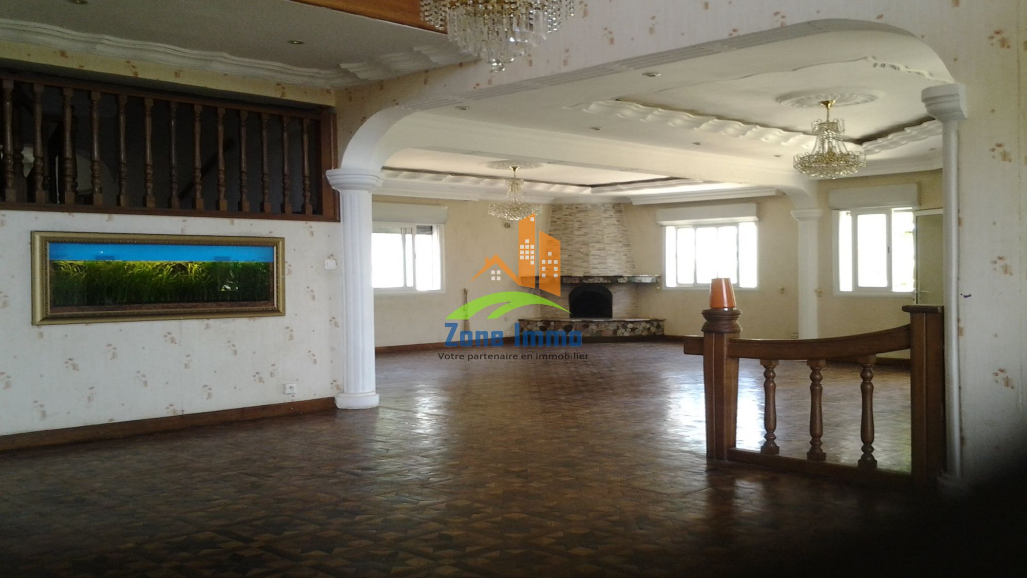 https://www.zoneimmo-mada.com/uploads/2017/11/06/a-louer-belle-villa-a-etage-f7-avec-pisc-ambohitrarahaba-1610345118_1_33596_large.jpg