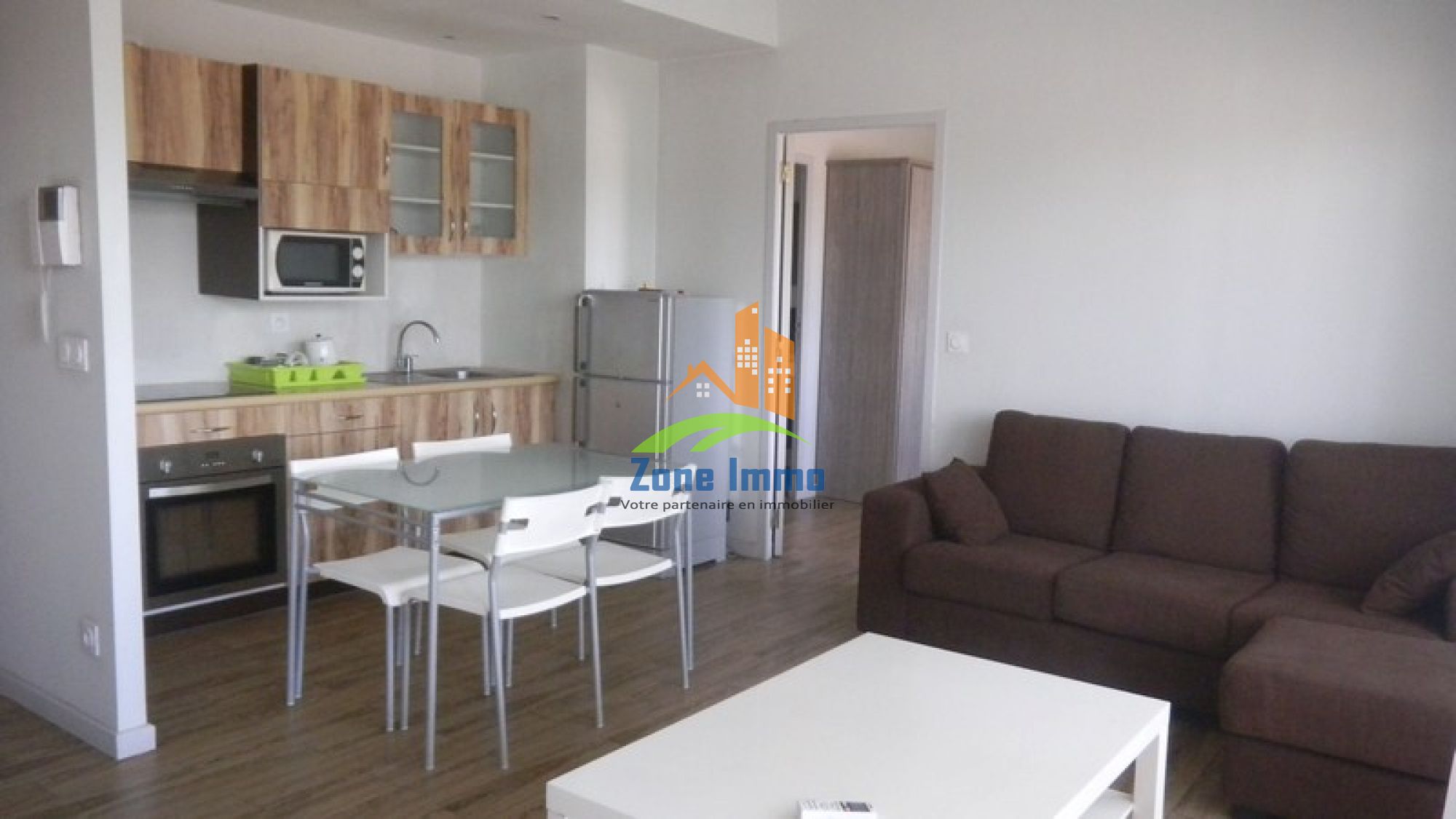 https://www.zoneimmo-mada.com/uploads/2018/01/22/a-louer-coquet-appartement-t2-meuble-a-ivandry-1516634370_1_633_large.jpg