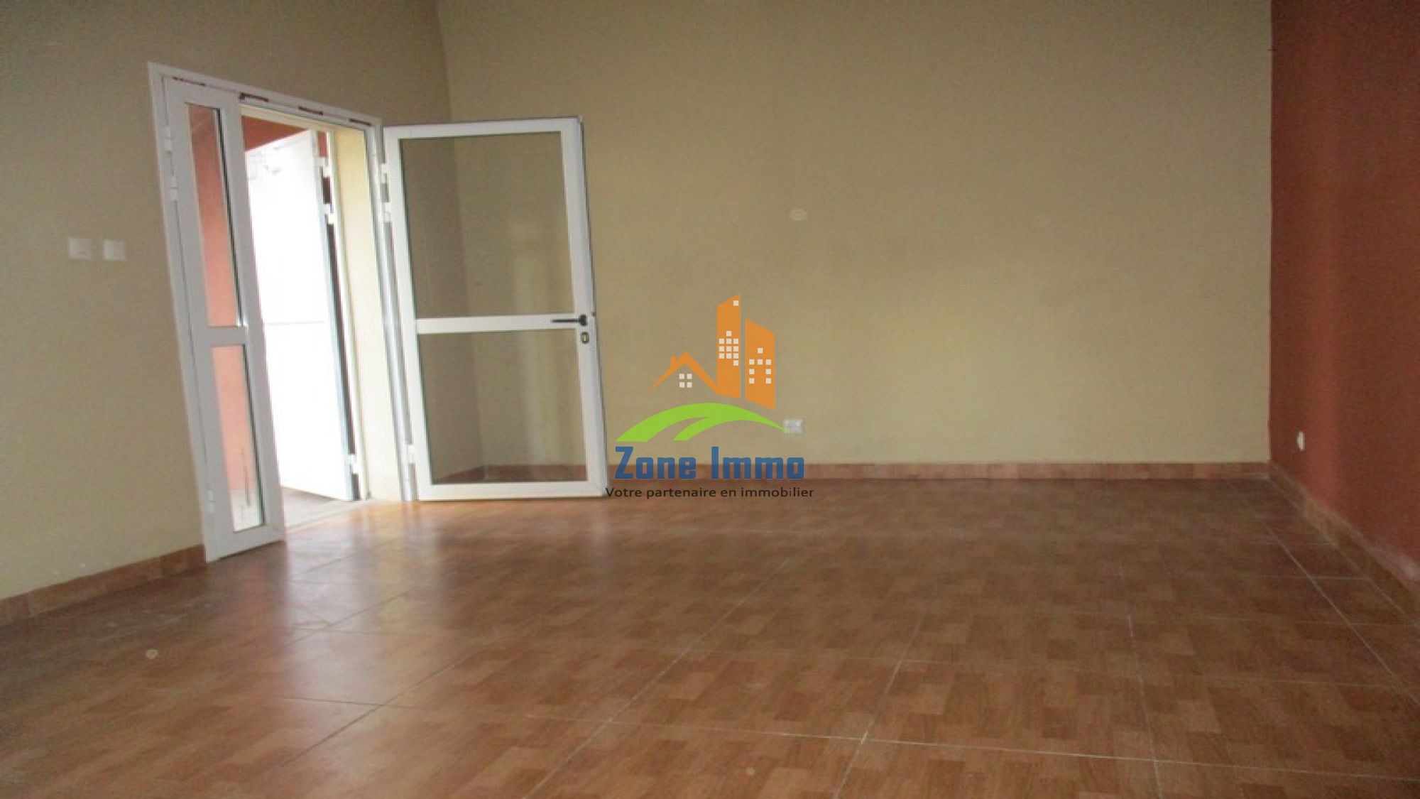 https://www.zoneimmo-mada.com/uploads/2018/01/22/a-louer-coquet-appartement-t3-a-2minut-ambodivonikely-1516630136_1_9588_large.jpg
