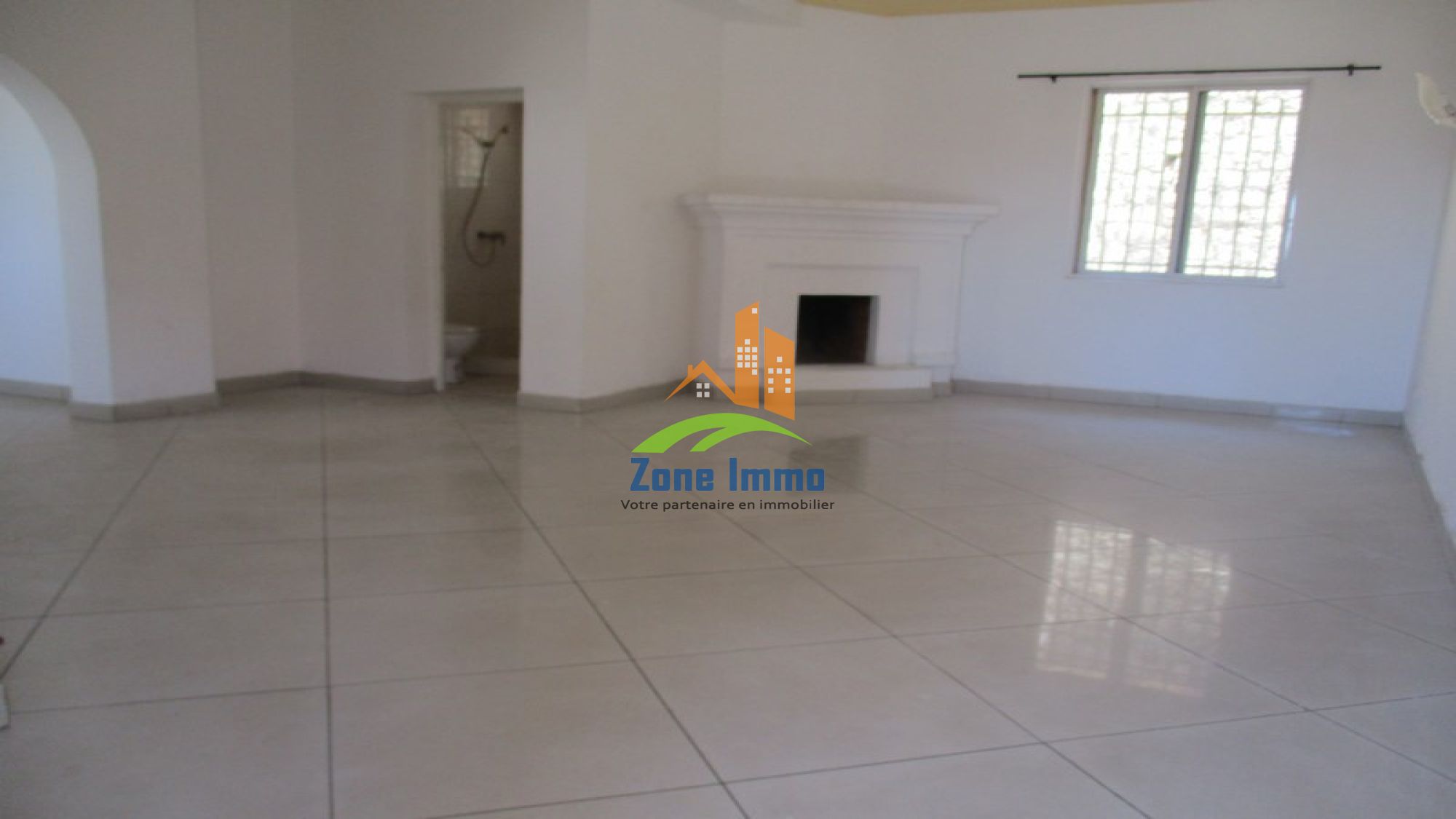 https://www.zoneimmo-mada.com/uploads/2018/03/09/a-louer-bureau-local-professionnel-maison-a-etage-f5-a-ambatobe-1730105264_1_5427_large.jpg