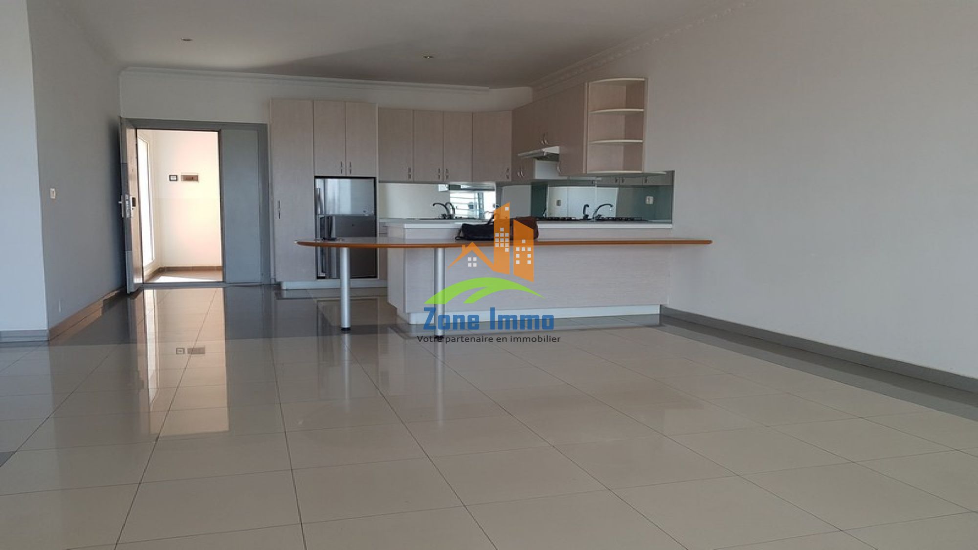 https://www.zoneimmo-mada.com/uploads/2018/03/14/a-louer-appartements-t3-securises-au-choix-a-ambatonakanga-1521014060_1_62061_large.jpg