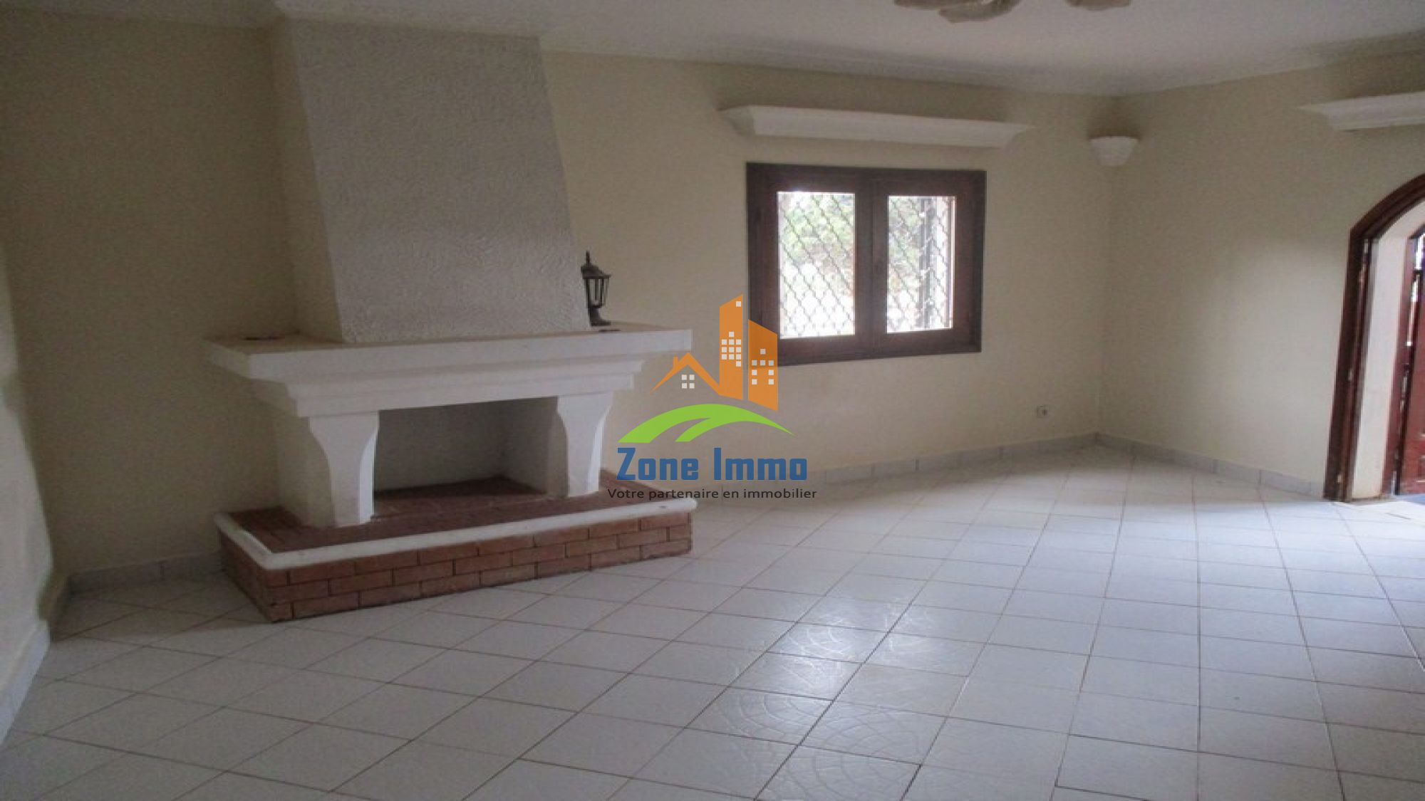 https://www.zoneimmo-mada.com/uploads/2018/05/04/a-louer-belle-villa-a-etage-f6-a-ambohibao-ankadilalana-1525428746_1_34269_large.jpg