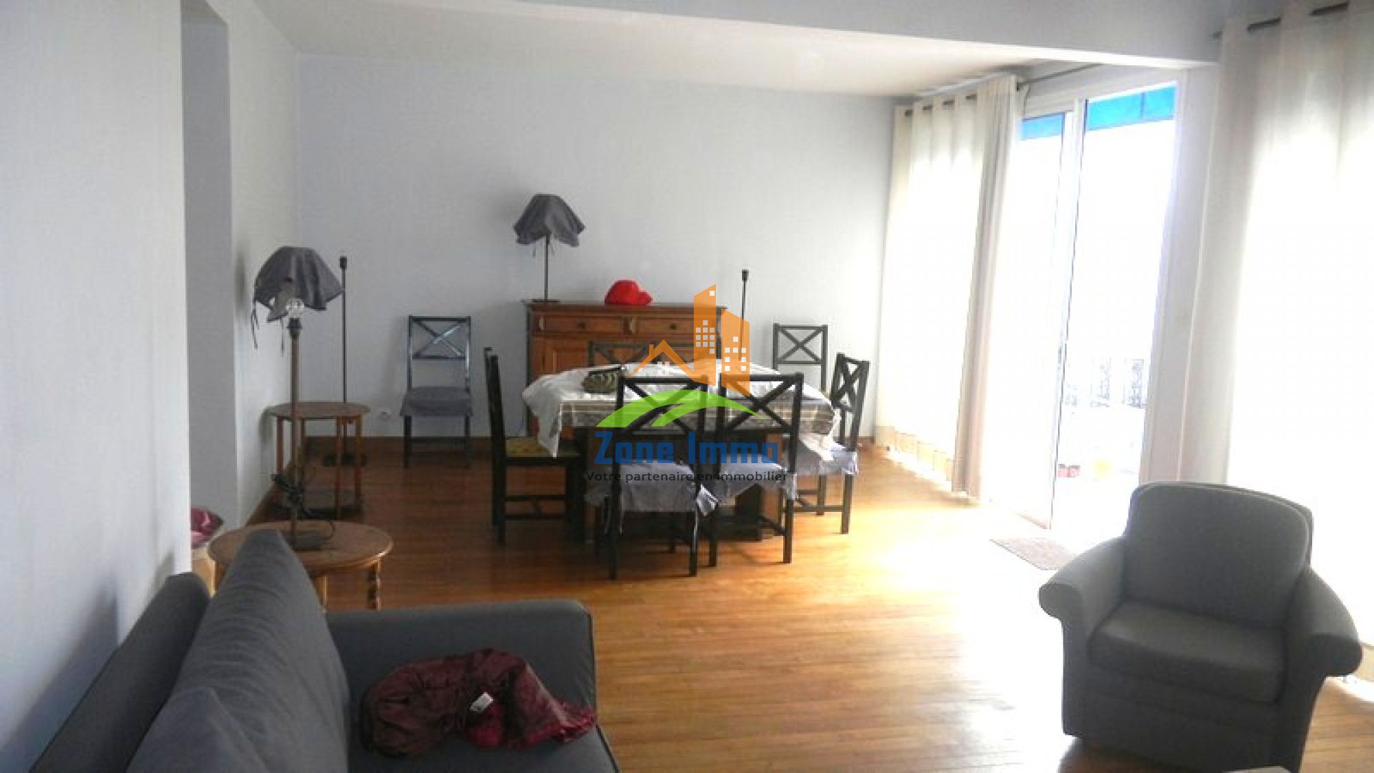 https://www.zoneimmo-mada.com/uploads/2018/05/04/a-louer-magnifique-appartement-t3-meuble-et-equipe-a-ambatonakanga-1525437452_1_68401_large.jpg