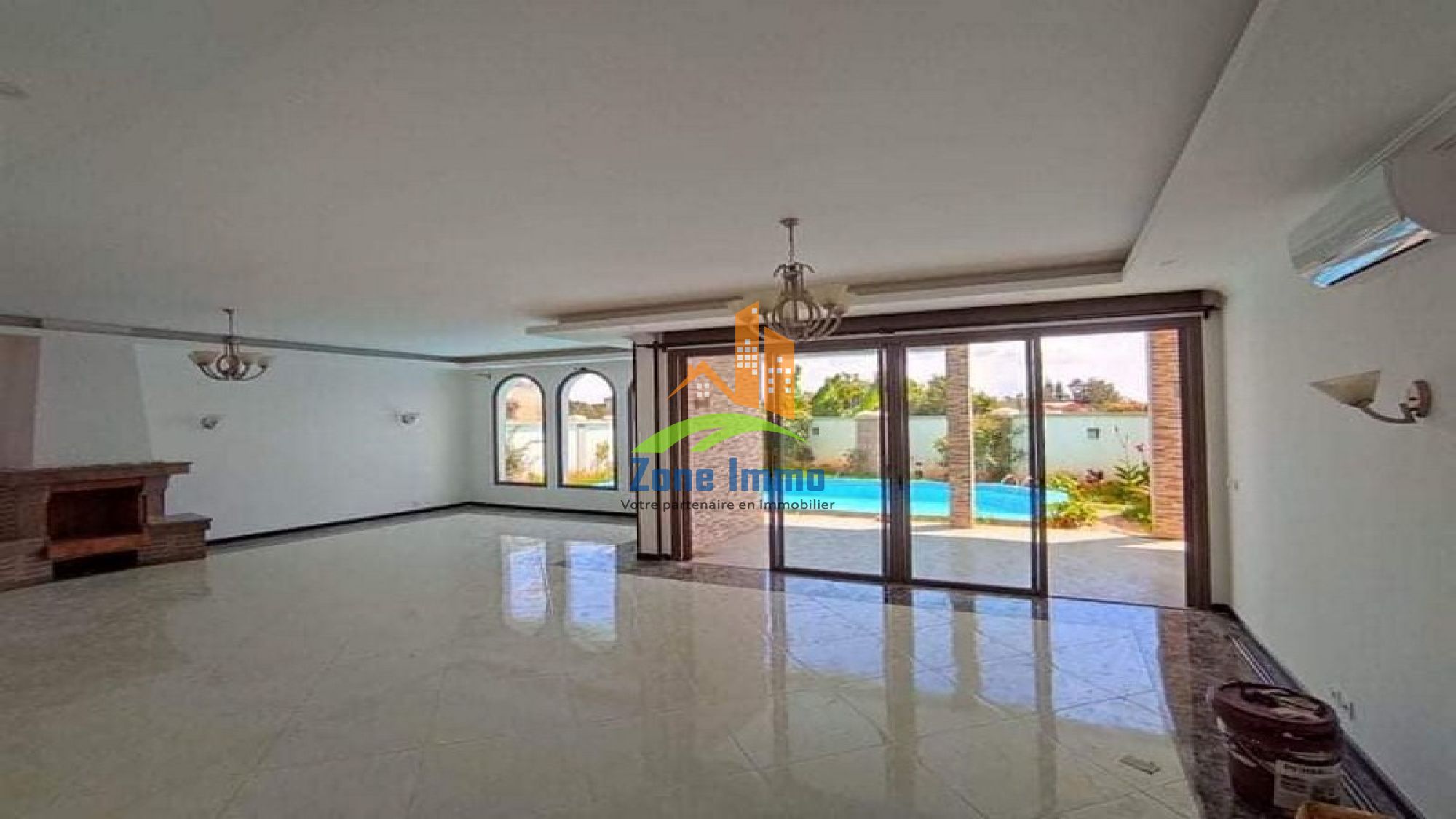 https://www.zoneimmo-mada.com/uploads/2018/05/04/a-louer-villas-a-etage-f8-avec-piscine-au-choix-a-androhibe-1671204040_1_15223_large.jpg
