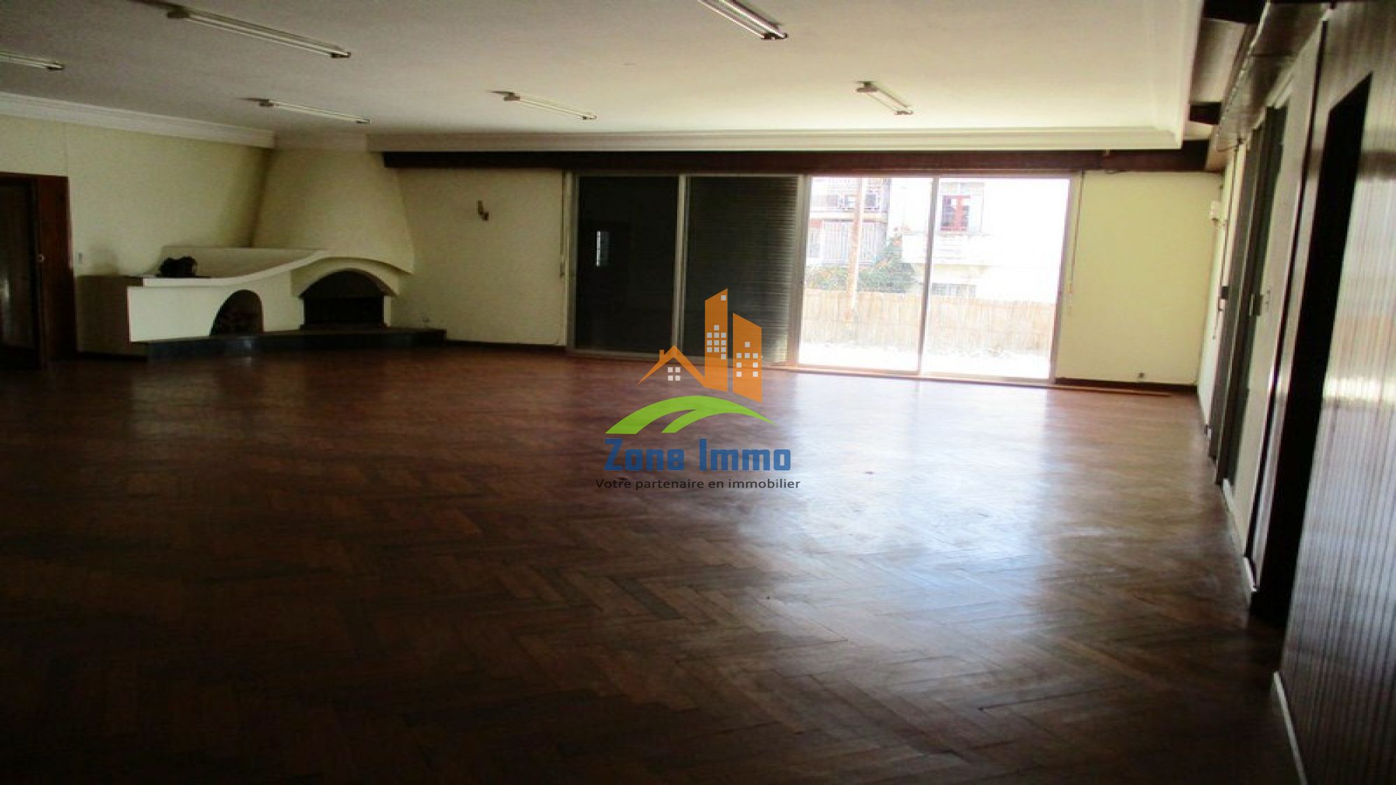 https://www.zoneimmo-mada.com/uploads/2018/06/12/a-louer-grande-villa-f12-a-usage-mixte-proche-c-ambaranjana-1528783931_1_84415_large.jpg