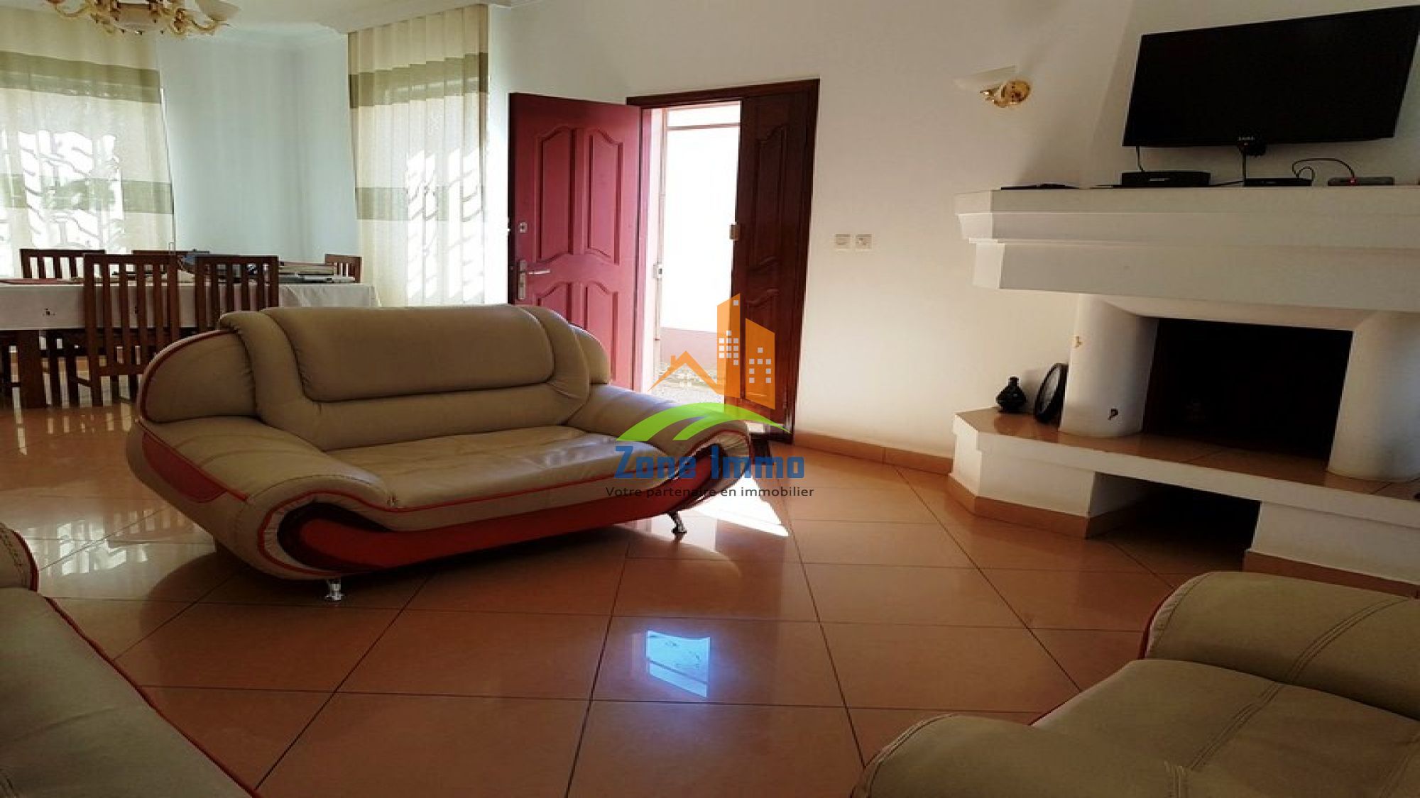 https://www.zoneimmo-mada.com/uploads/2018/07/11/a-louer-villas-basses-f4-securisees-au-choix-a-ambatobe-1531483578_1_28405_large.jpg