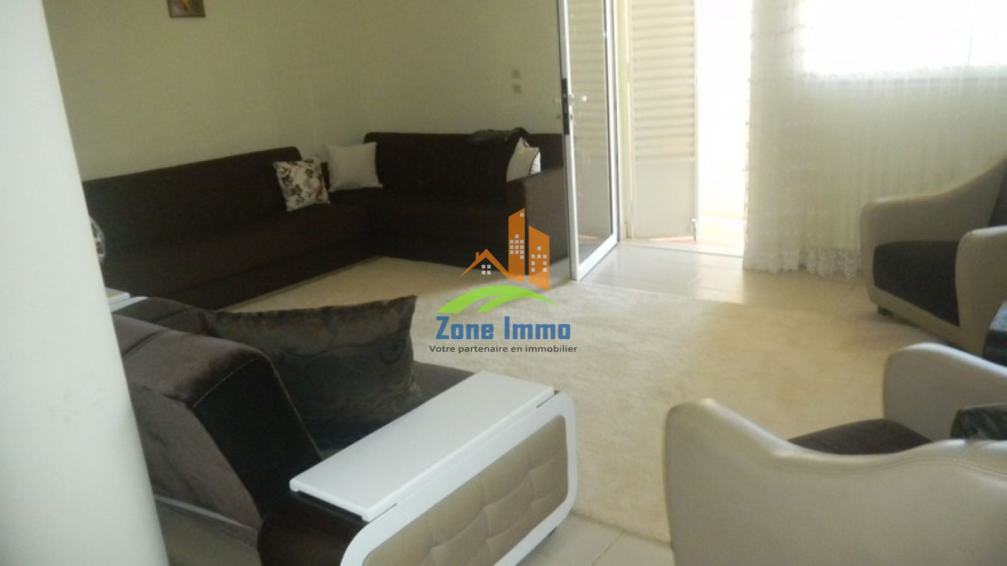 https://www.zoneimmo-mada.com/uploads/2018/08/02/a-louer-bel-appartement-t4-a-mandrosoa-ivato-1533230681_1_75219_large.jpg