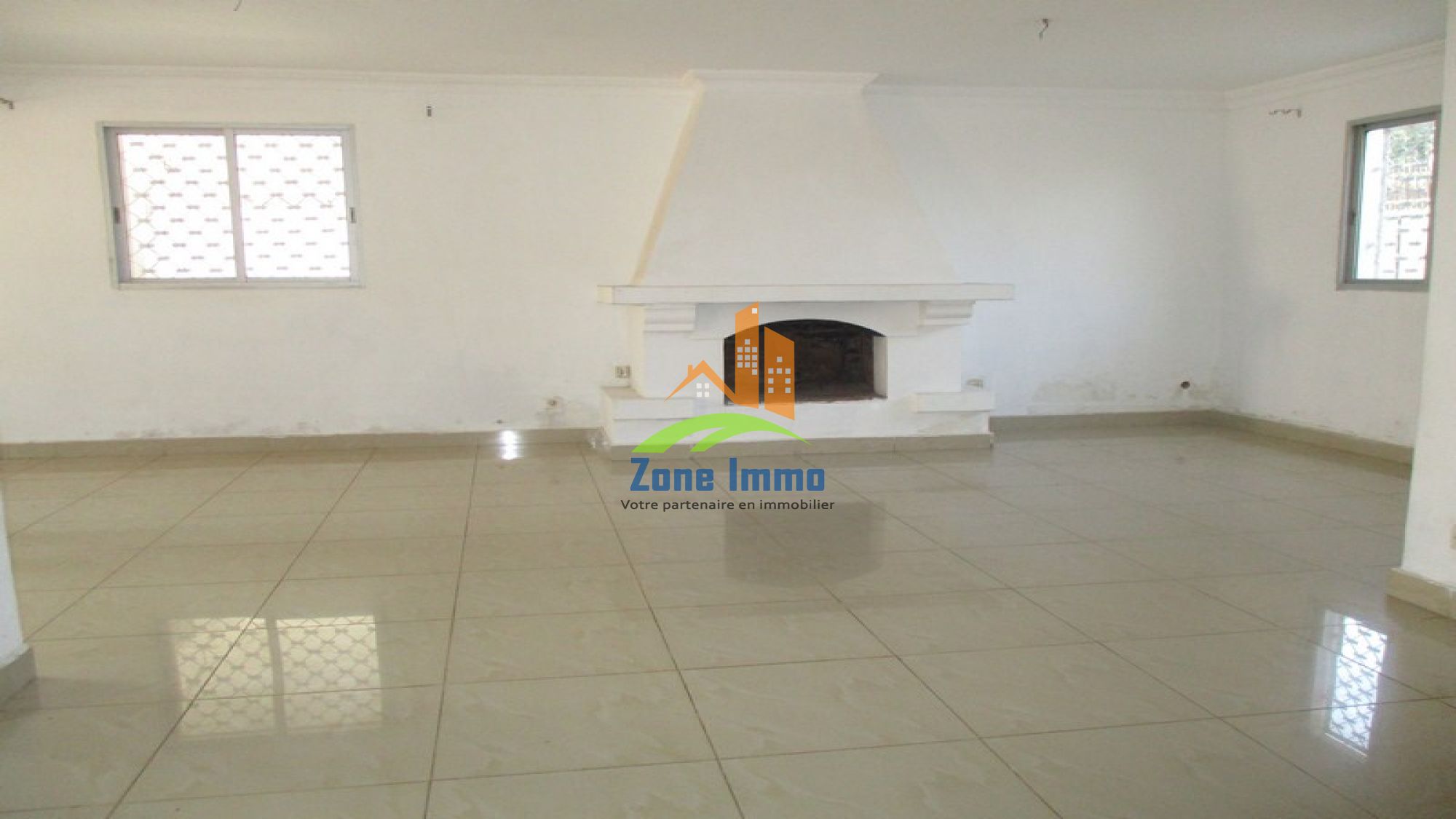 https://www.zoneimmo-mada.com/uploads/2018/08/09/a-louer-grande-villa-a-etage-f10-a-ambatobe-1533805297_1_60593_large.jpg