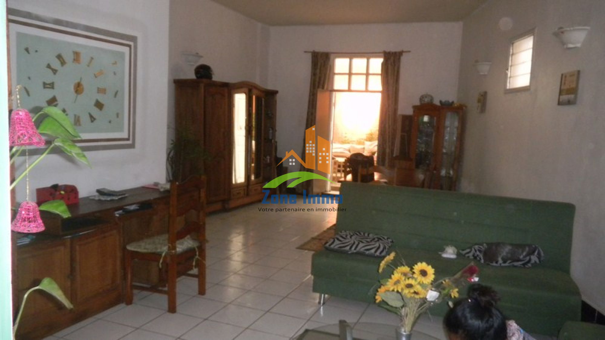 https://www.zoneimmo-mada.com/uploads/2018/08/13/a-louer-bel-appartement-t2-entierement-meuble-a-ambatonakanga-1534167439_1_41621_large.jpg