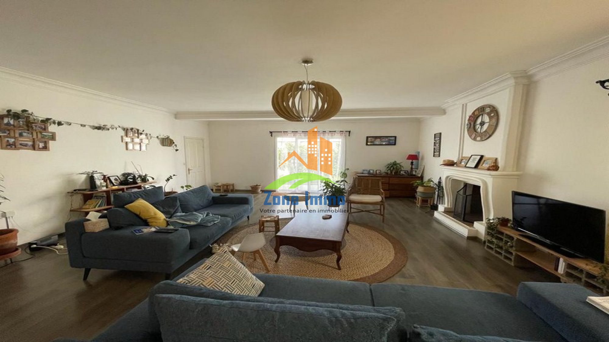https://www.zoneimmo-mada.com/uploads/2019/01/03/a-louer-villa-a-etage-f6-au-lotissement-bonnet-a-ivandry-1684950106_1_80689_large.jpg