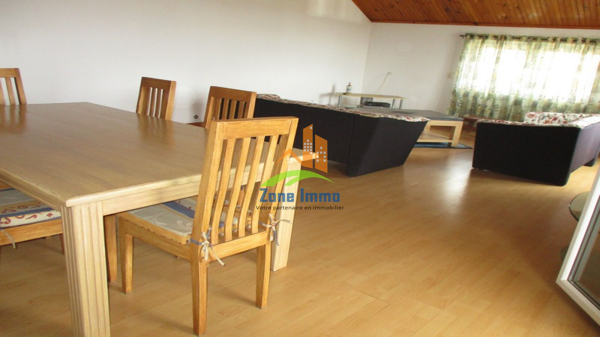 https://www.zoneimmo-mada.com/uploads/2019/01/16/a-louer-appartement-t3-meuble-a-ambohimiandra-1547646956_1_7533_large.jpg