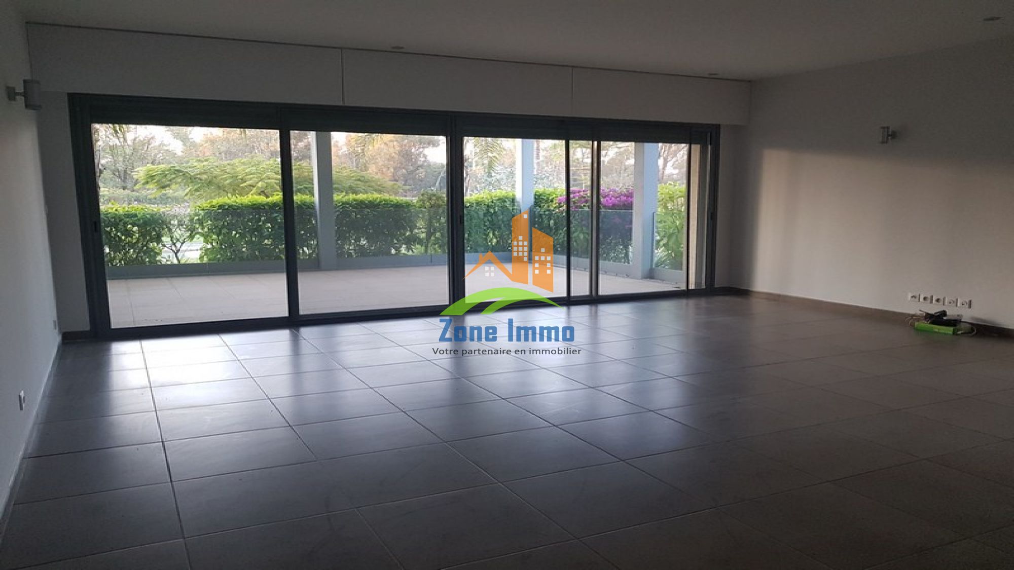 https://www.zoneimmo-mada.com/uploads/2019/07/16/a-louer-appartements-t3-au-choix-pres-d-alarobia-1563261903_1_45081_large.jpg