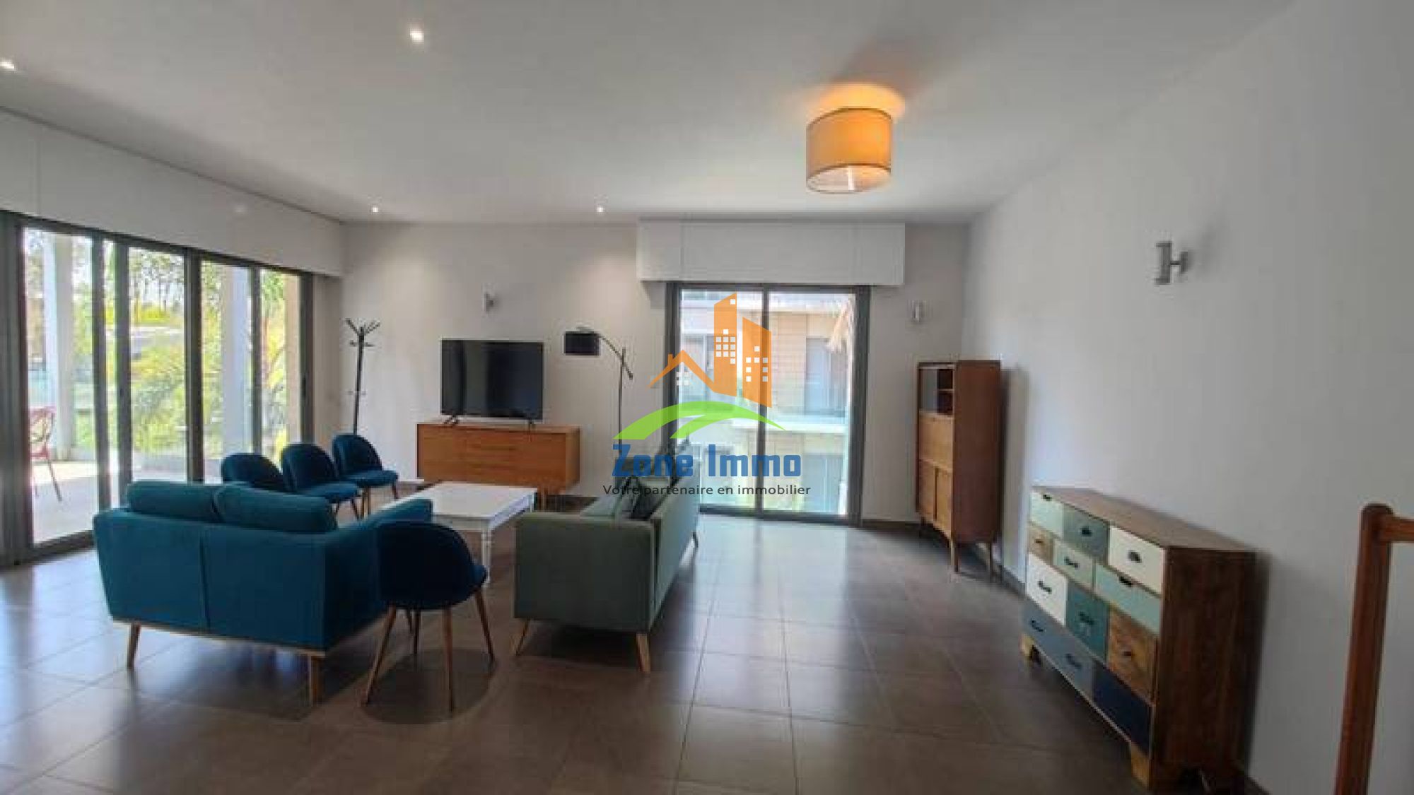https://www.zoneimmo-mada.com/uploads/2019/07/16/a-louer-appartements-t4-de-190m-securises-pres-d-alarobia-1724743435_1_34983_large.jpg