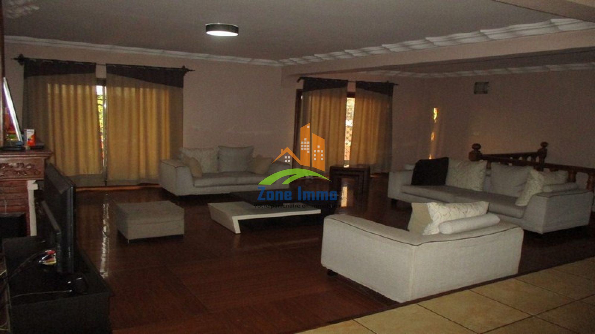 https://www.zoneimmo-mada.com/uploads/2020/05/25/a-louer-grande-villa-a-2-etages-f6-a-ambohimiadana-ambohibao-1590409891_1_89398_large.jpg