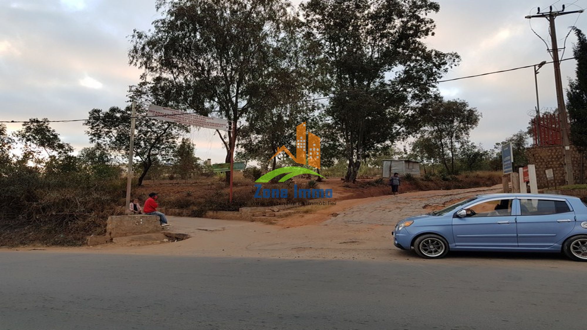 https://www.zoneimmo-mada.com/uploads/2020/06/25/a-vendre-terrain-d-1ha-17ares-a-ikianja-ambohimangakely-1593085205_1_60705_large.jpg