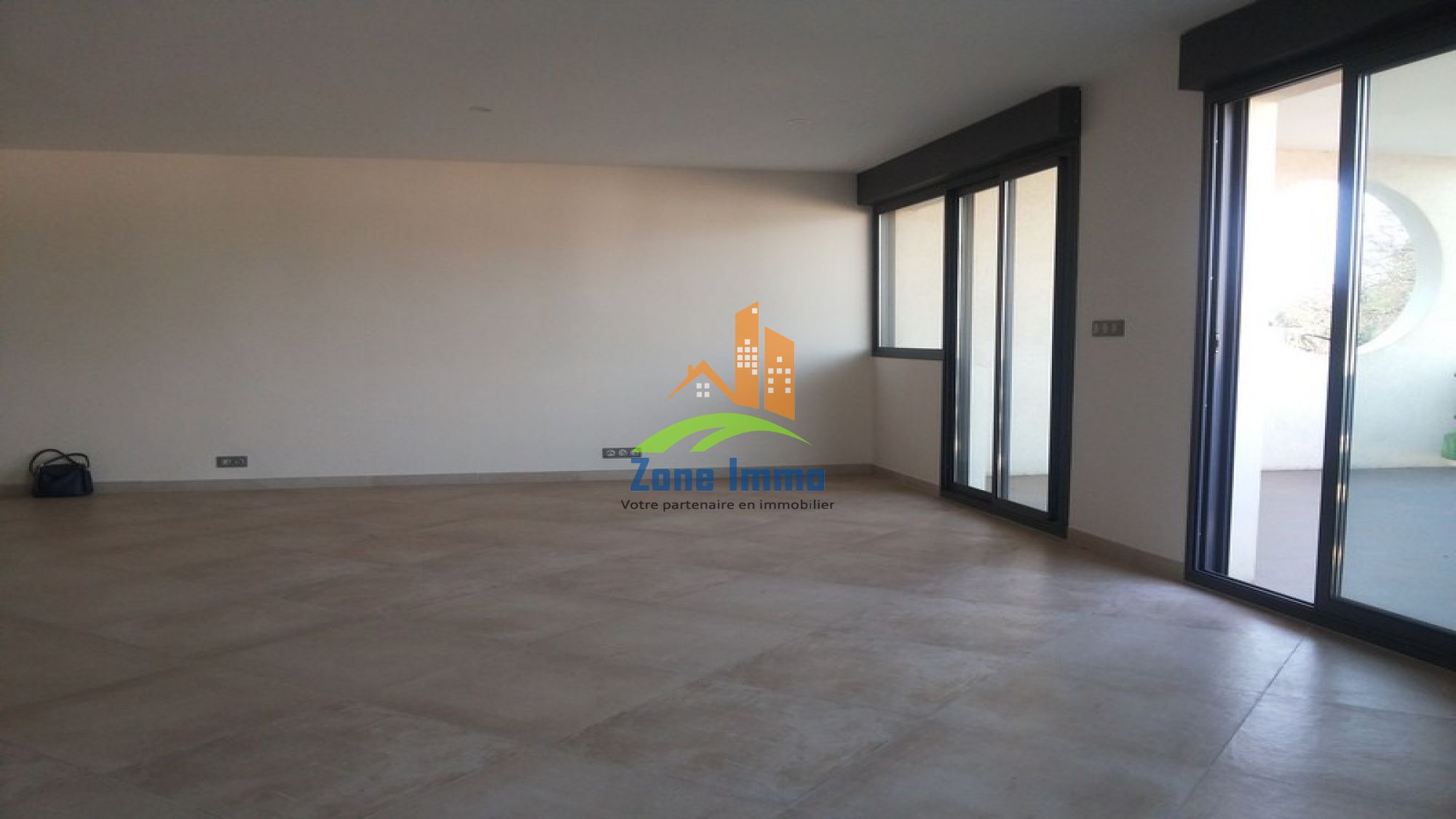 https://www.zoneimmo-mada.com/uploads/2020/07/30/a-vendre-appartement-t3-de-123m-securise-et-avec-piscine-a-ivandry-1596125334_1_38868_large.jpg
