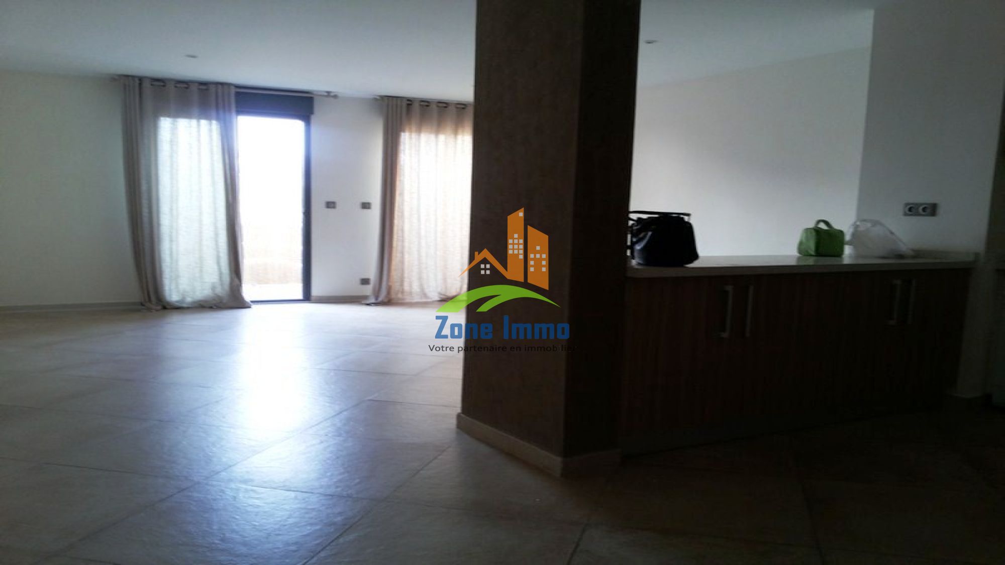 https://www.zoneimmo-mada.com/uploads/2020/08/03/a-vendre-appartement-t2-de-71m-a-l-etage-a-ivandry-1596473781_1_31490_large.jpg