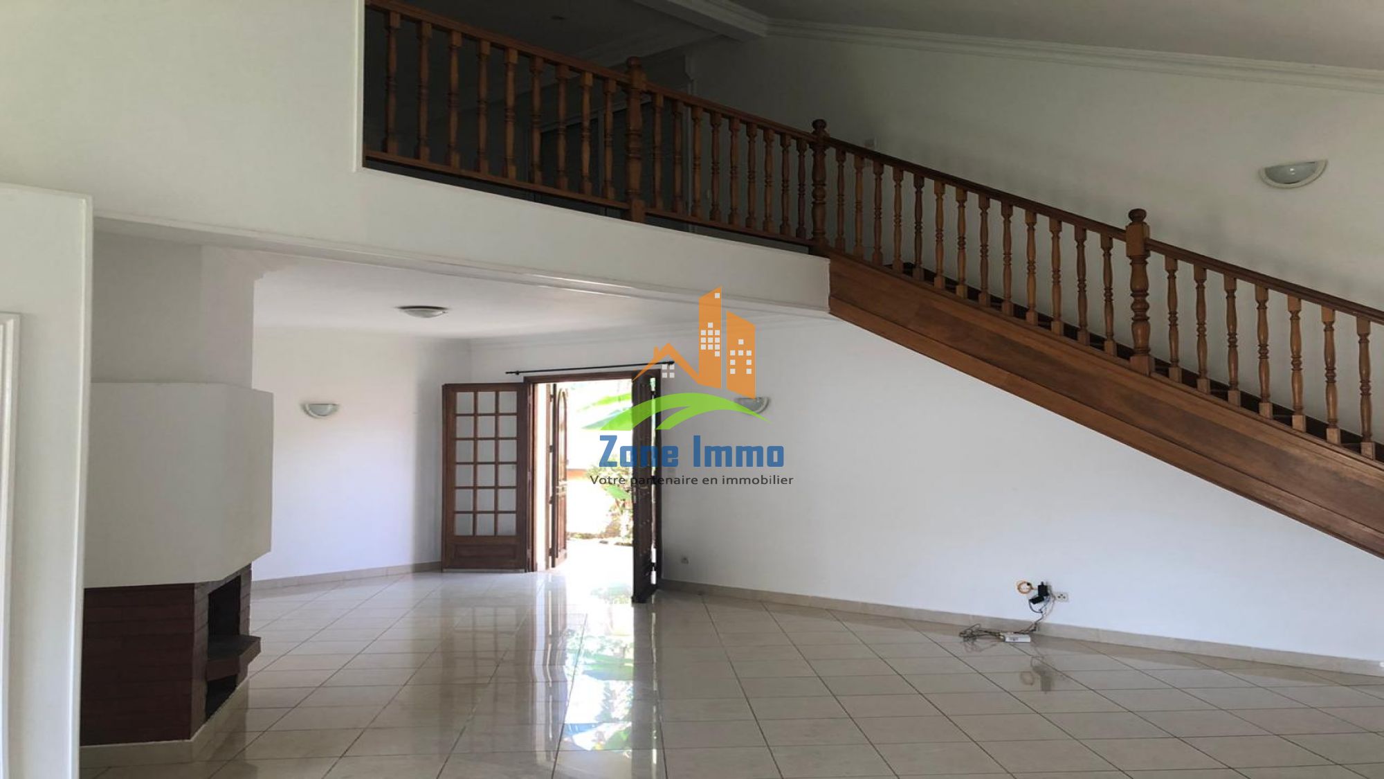 https://www.zoneimmo-mada.com/uploads/2020/09/01/a-louer-villa-f5-securisee-a-pied-du-lft-a-ambatobe-1599498864_1_49134_large.jpg
