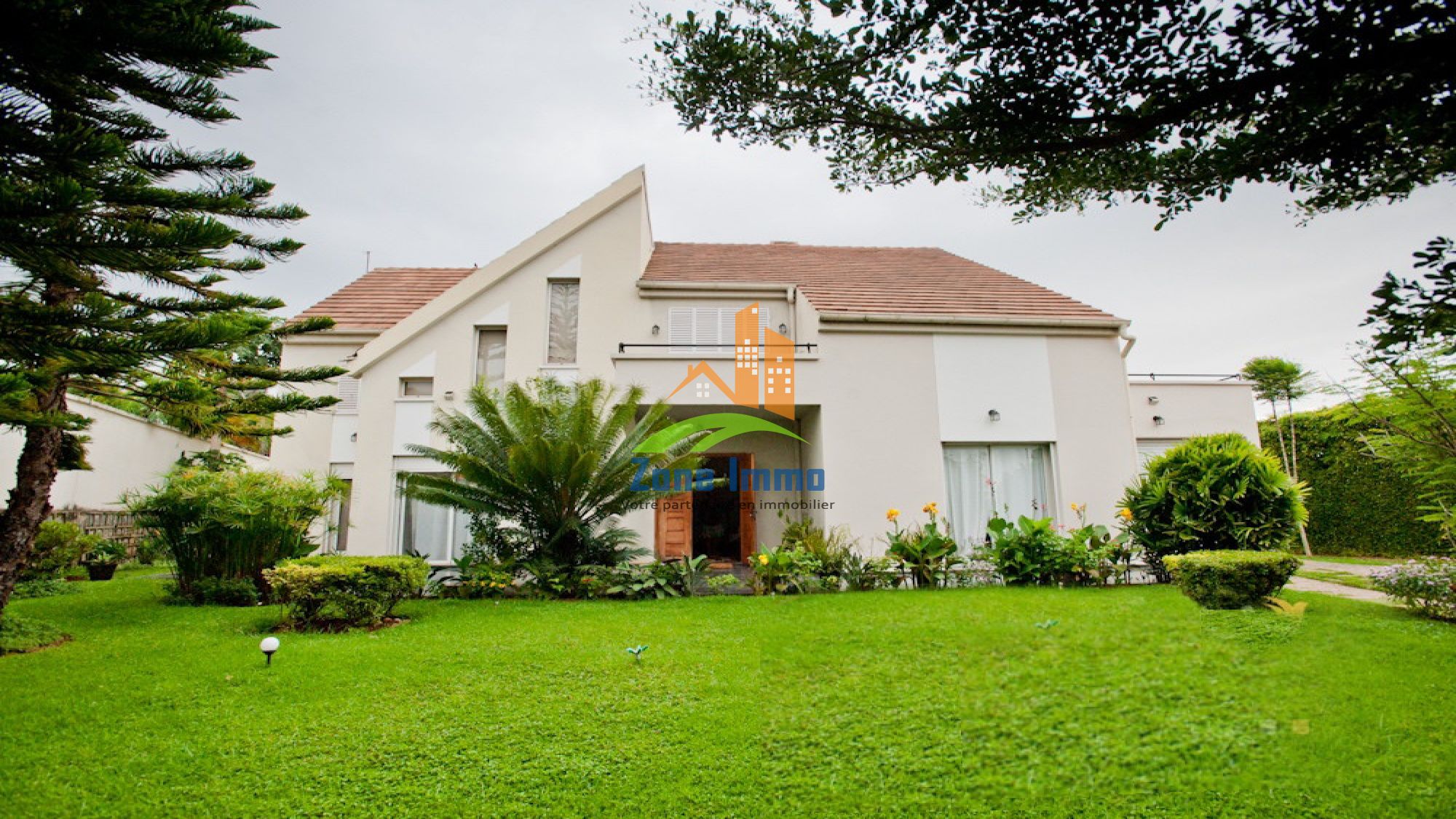 https://www.zoneimmo-mada.com/uploads/2020/09/02/a-louer-charmante-villa-a-etage-f5-semi-m-ilaivola-ivato-1599034199_1_55812_large.jpg