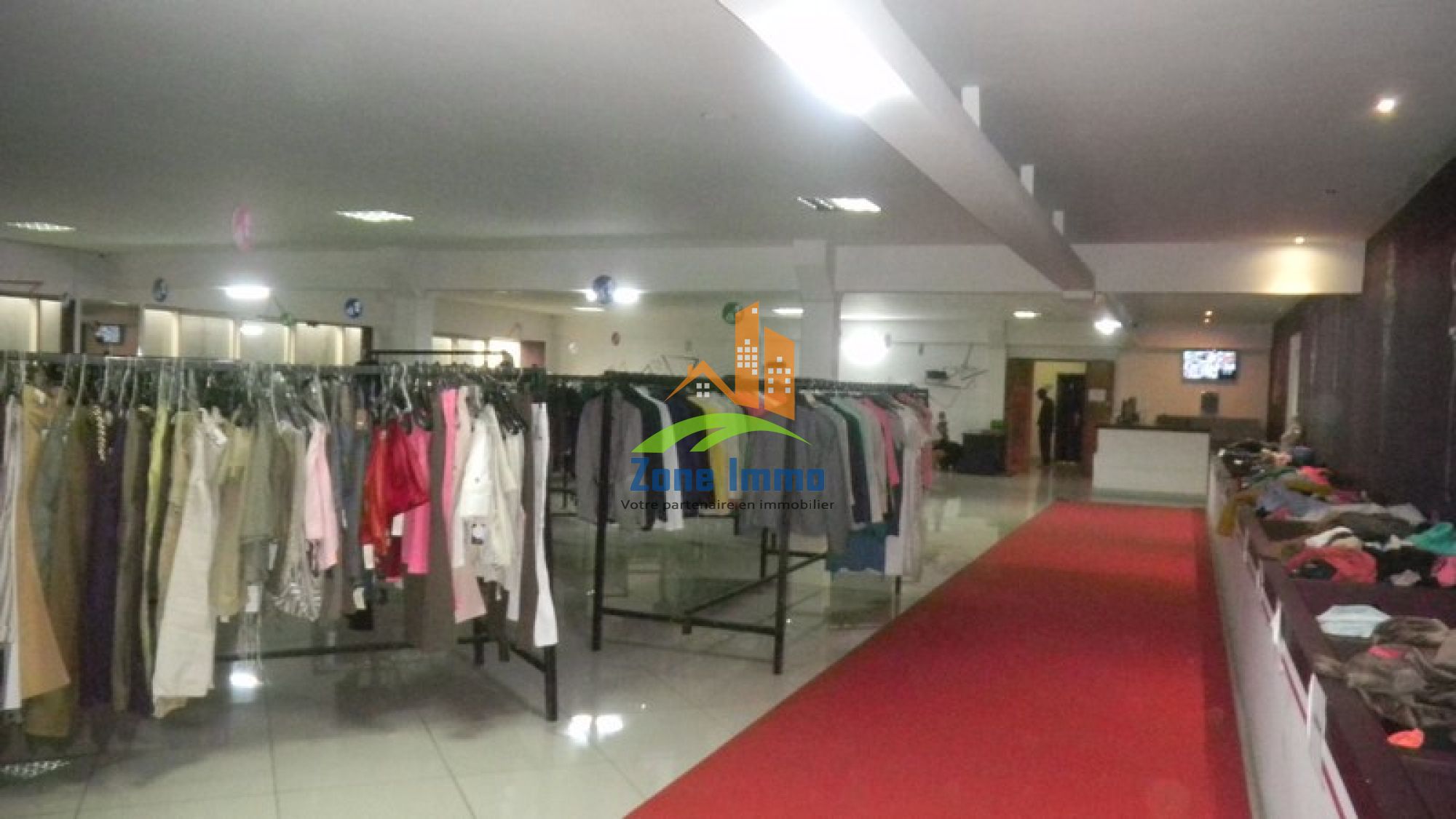 https://www.zoneimmo-mada.com/uploads/2020/09/17/a-louer-showroom-magasin-de-275m-et-de-609m-au-ankorondrano-1767772514_1_69623_large.jpg