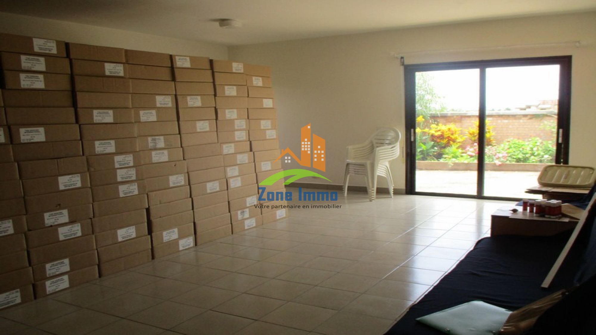 https://www.zoneimmo-mada.com/uploads/2021/02/22/a-louer-villa-a-etage-f5-securisee-a-tanjombato-1614001956_1_53235_large.jpg