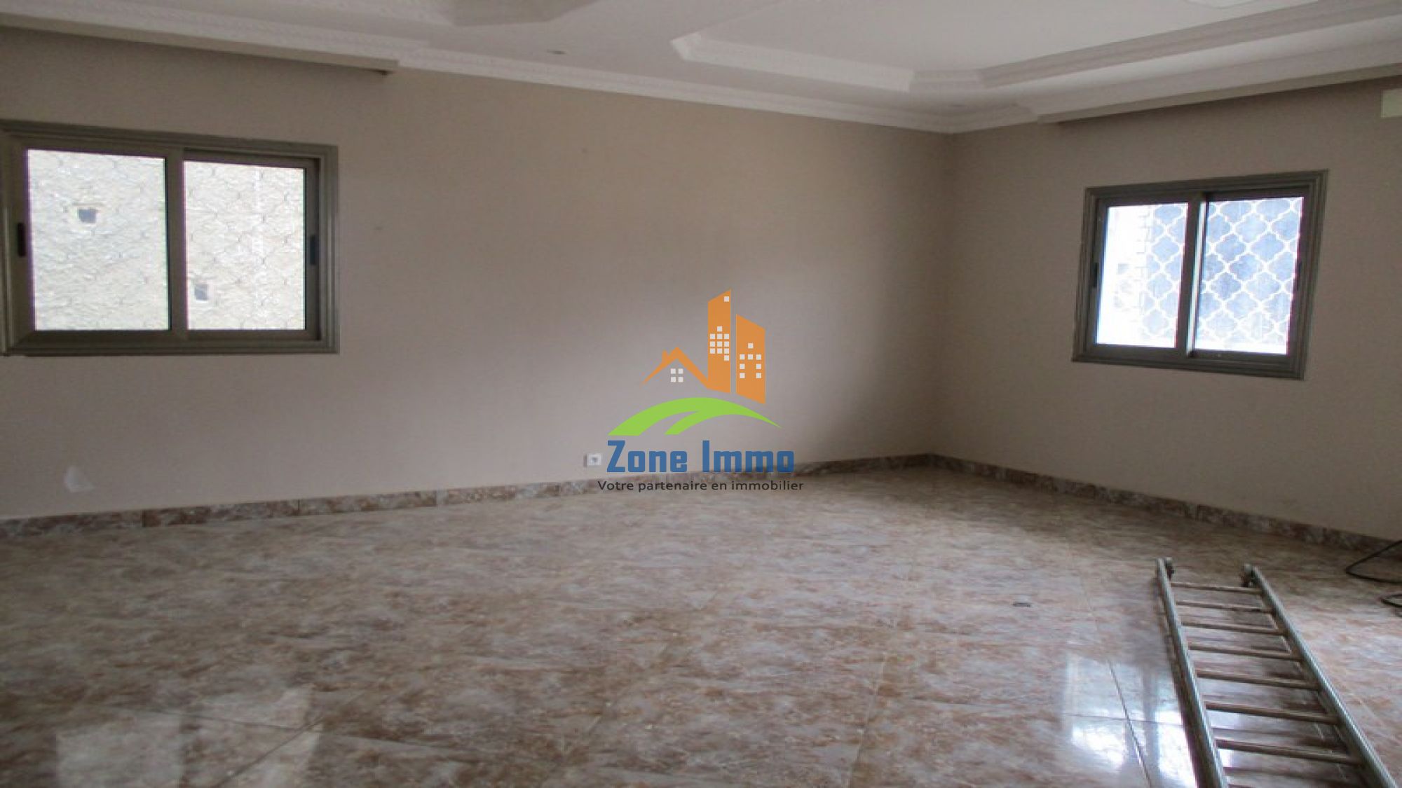 https://www.zoneimmo-mada.com/uploads/2021/03/03/a-louer-appartement-t4-de-80m-a-ambohijanaka-1614757947_1_60287_large.jpg