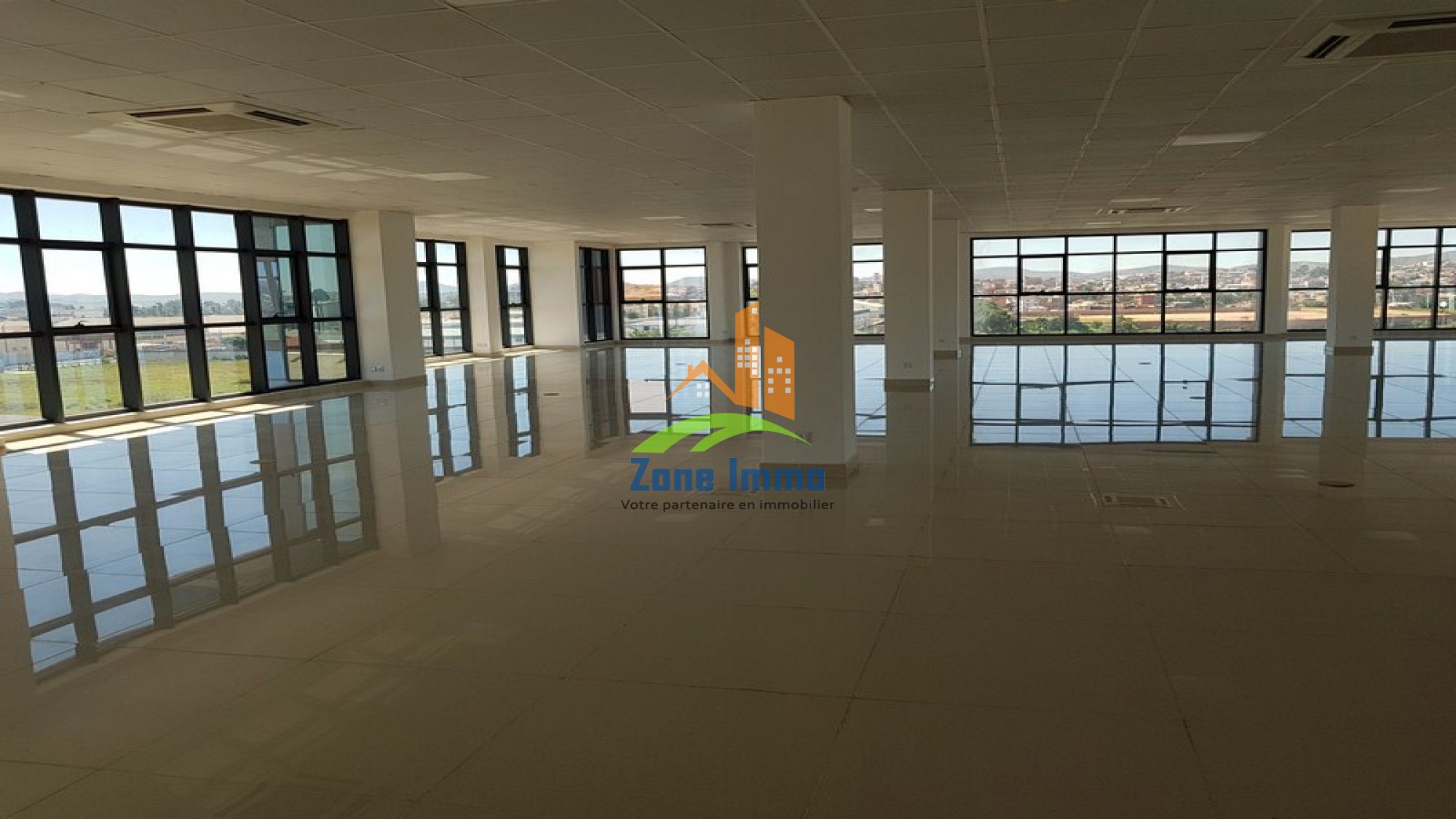 https://www.zoneimmo-mada.com/uploads/2021/04/27/a-louer-bureaux-au-choix-de-180m-a-457m-a-tanjombato-1619509239_1_69634_large.jpg
