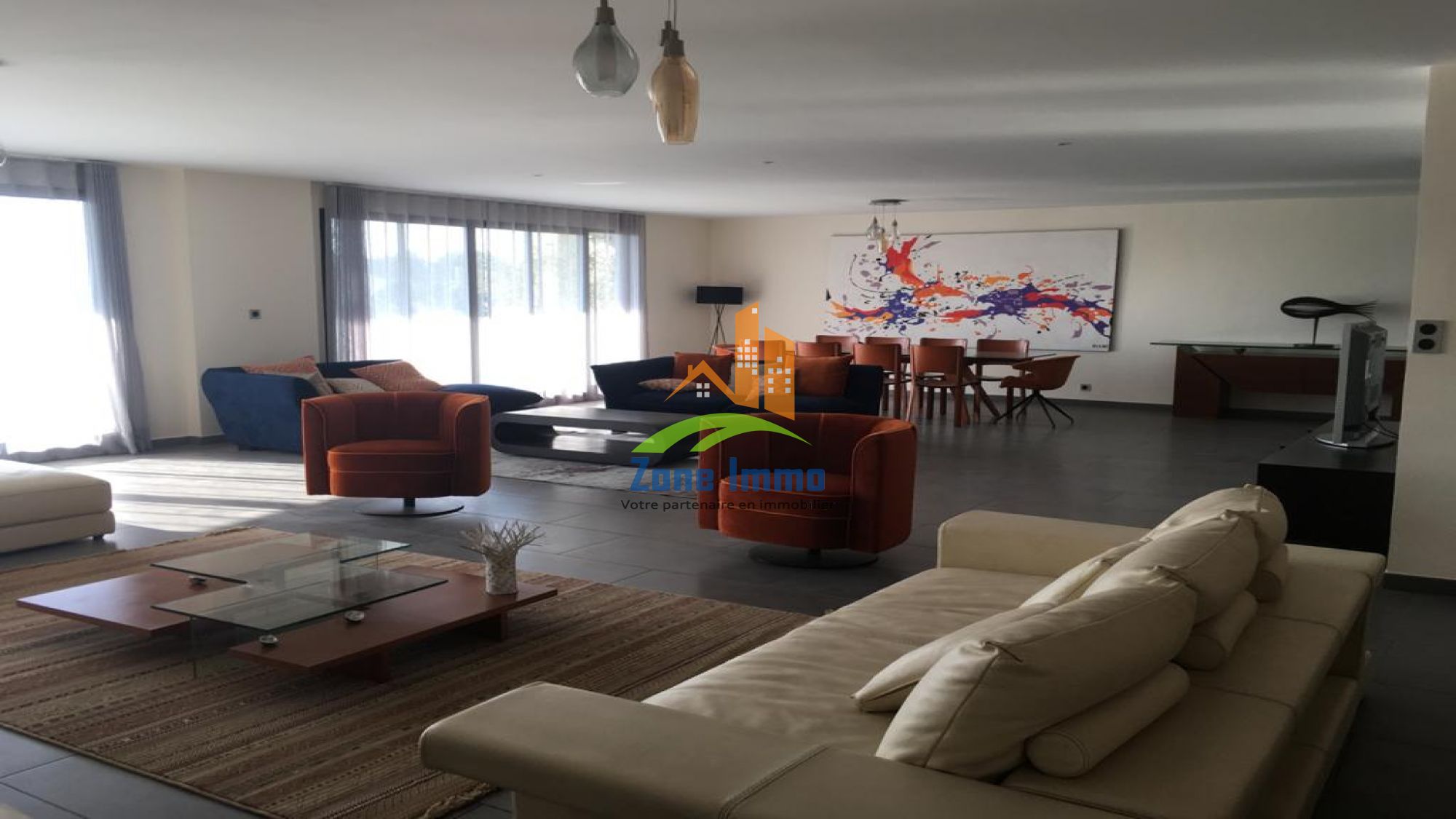 https://www.zoneimmo-mada.com/uploads/2021/04/27/a-vendre-spacieux-appartement-t7-de-379-14m-a-ivandry-1619506605_1_79685_large.jpg