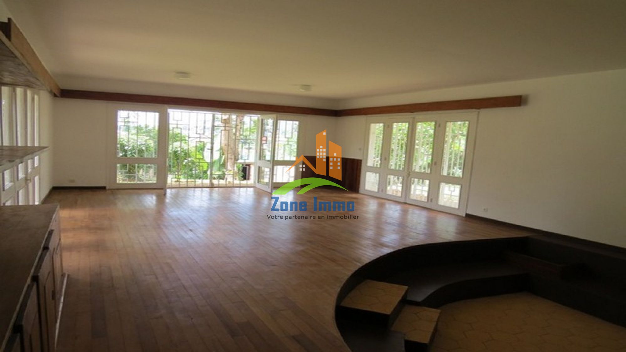 https://www.zoneimmo-mada.com/uploads/2021/06/03/a-louer-villa-f5-de-plain-pied-a-andoharanofotsy-1622715643_1_85210_large.jpg