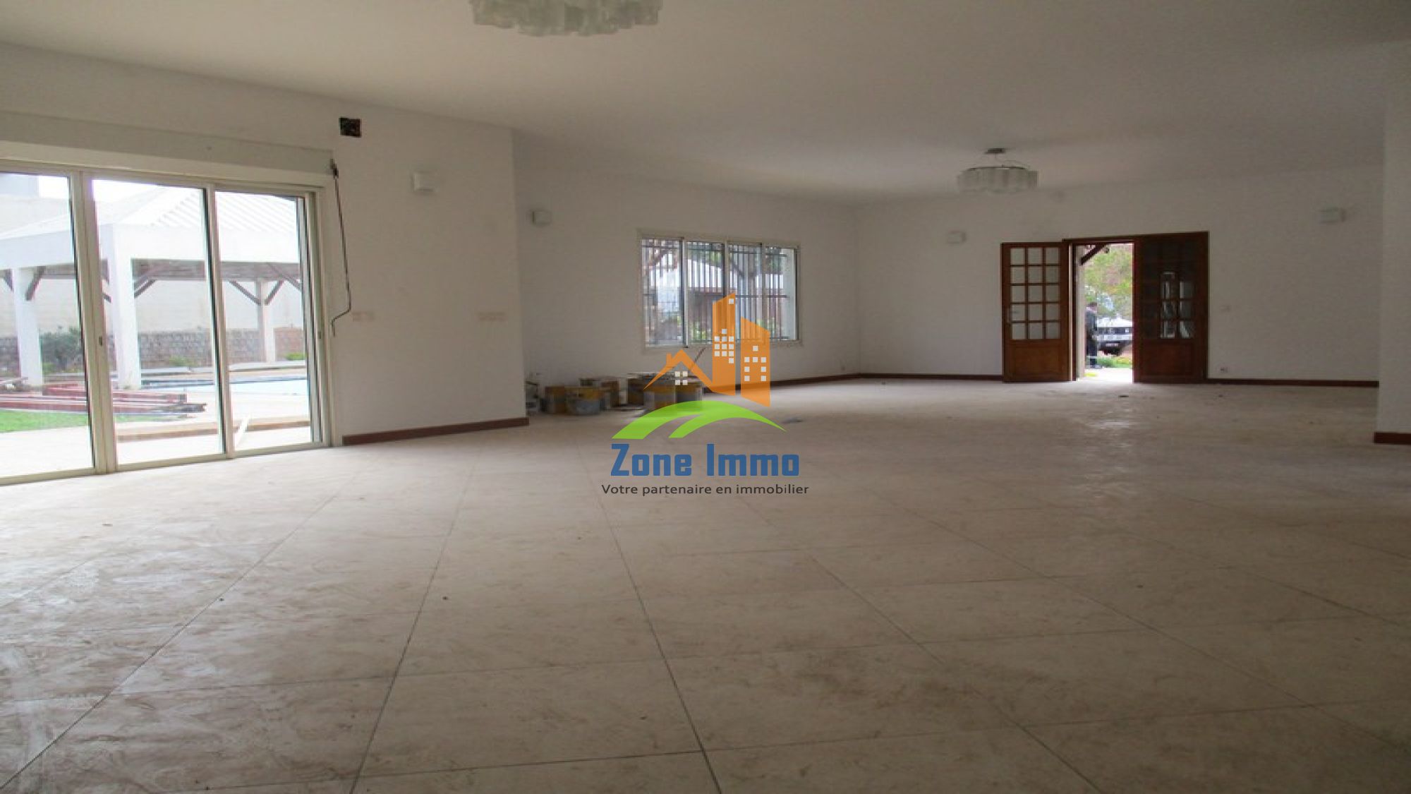 https://www.zoneimmo-mada.com/uploads/2022/09/01/a-louer-villa-basse-f5-avec-piscine-sur-1-500m-de-terrain-a-androhibe-1751012061_2_68665_large.jpg